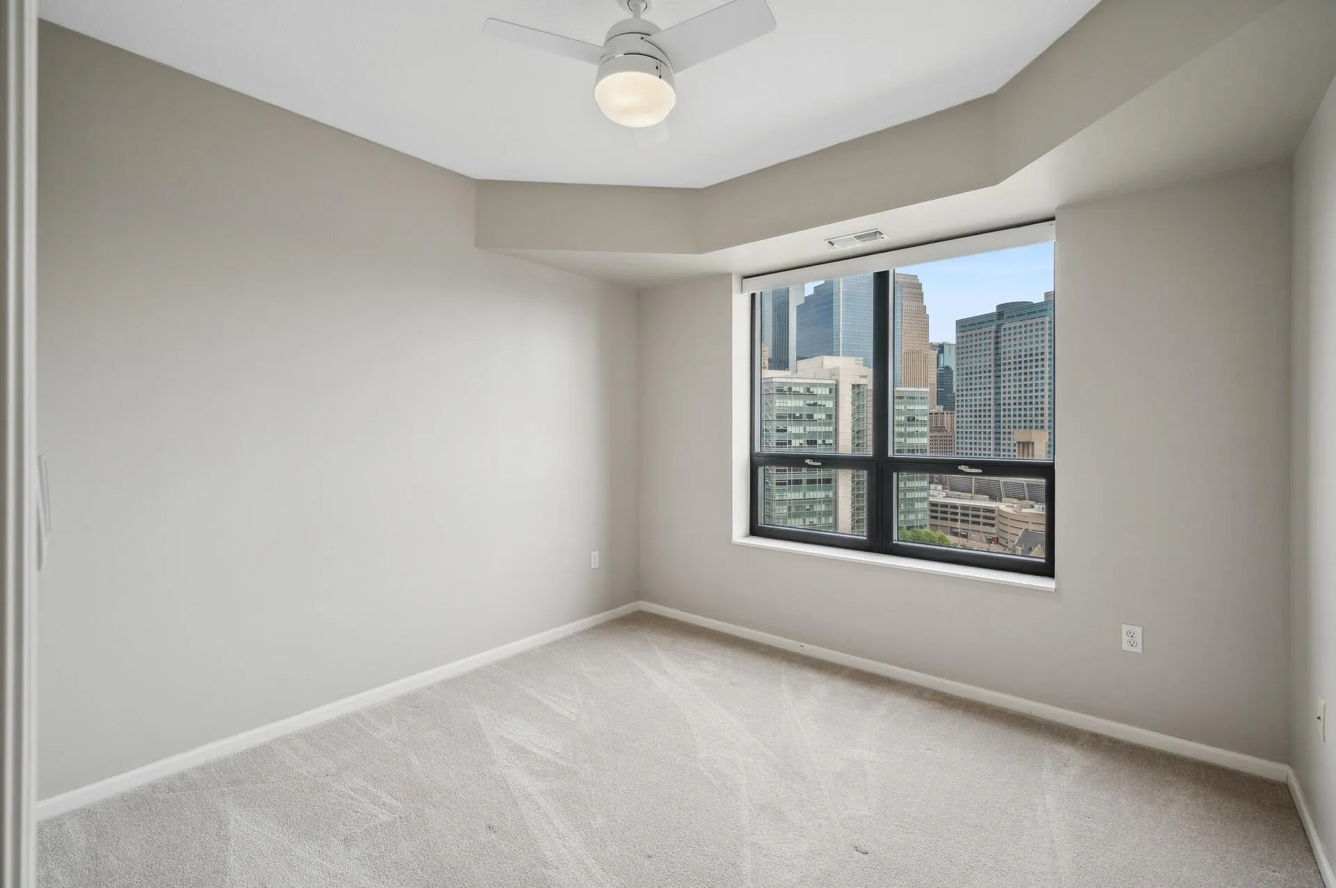 Photo 23 of 500 E Grant Street Unit 1609