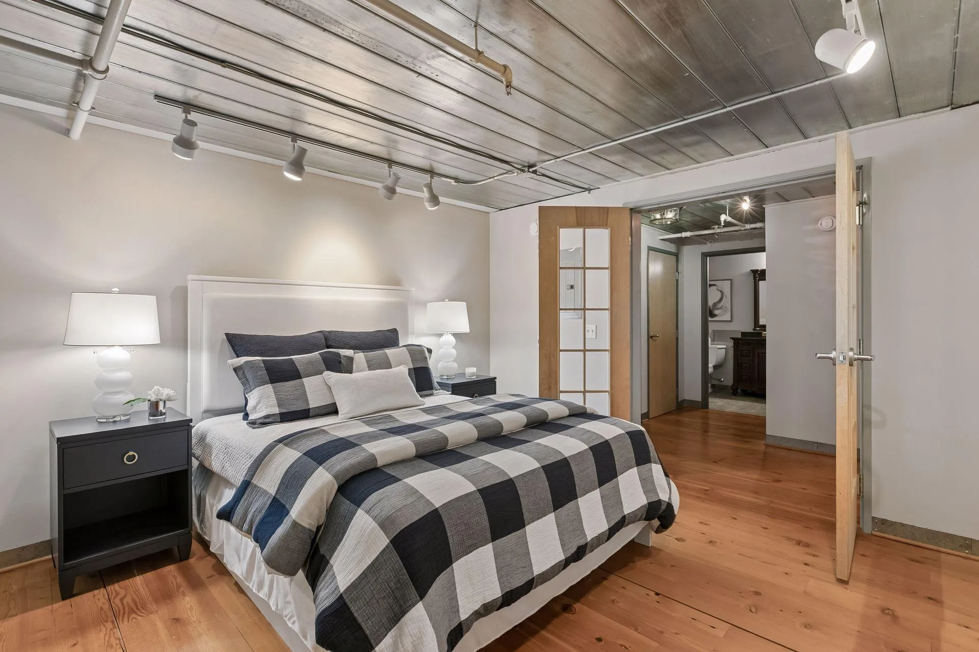 Photo 6 of 250 Park Avenue Unit 705