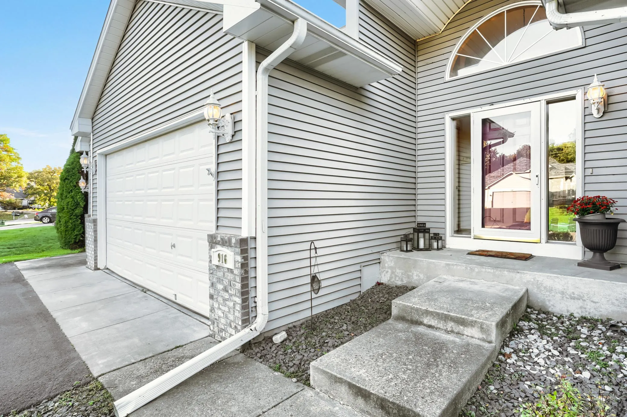 Photo 2 of 916 140th Nw Lane