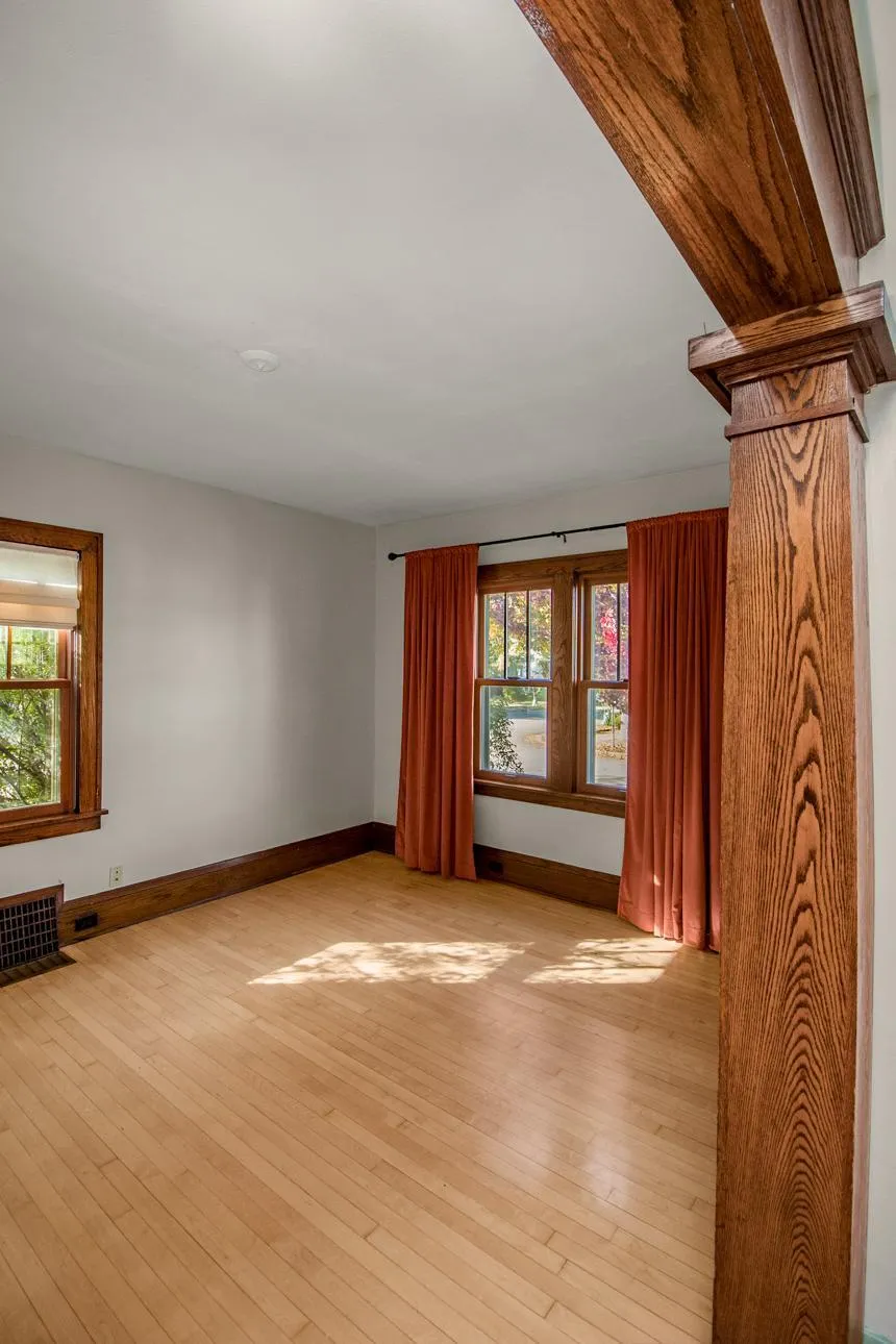 Photo 9 of 23 W 45th Street