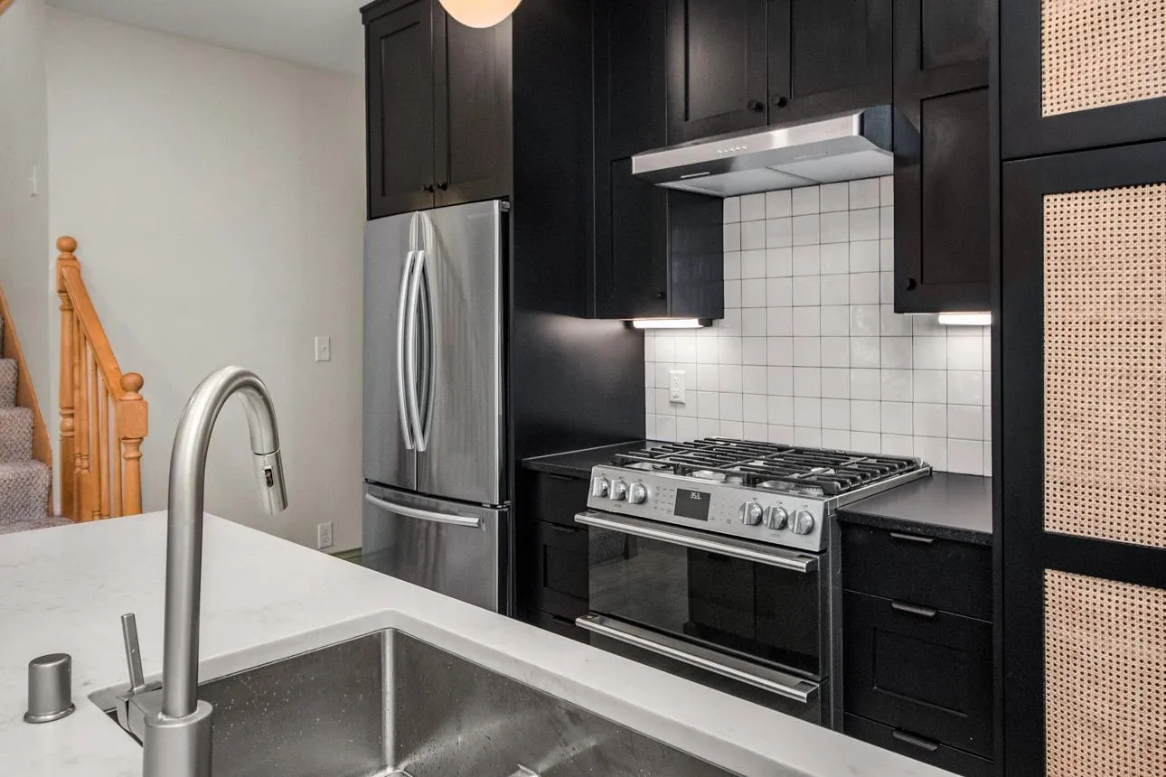 Photo 16 of 23 W 45th Street