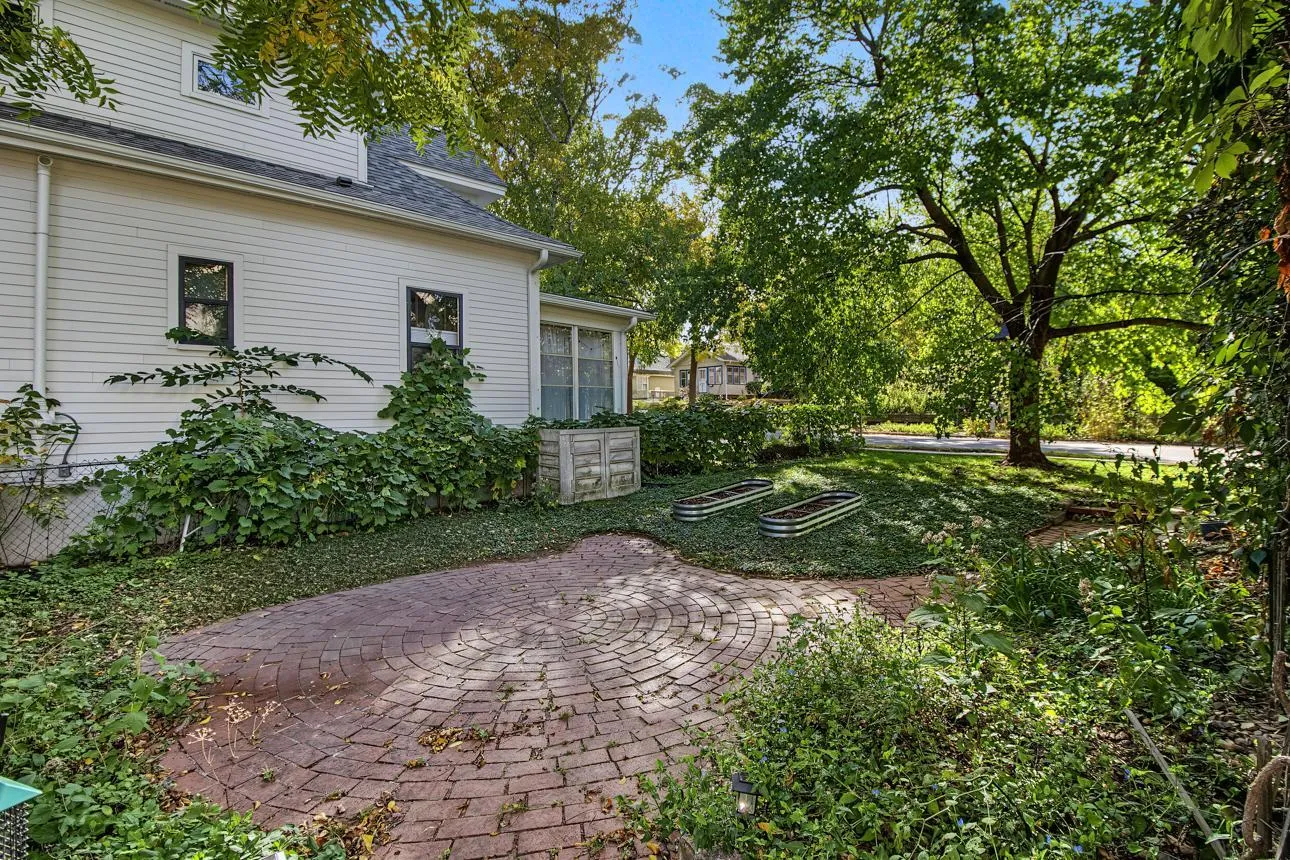 Photo 37 of 23 W 45th Street