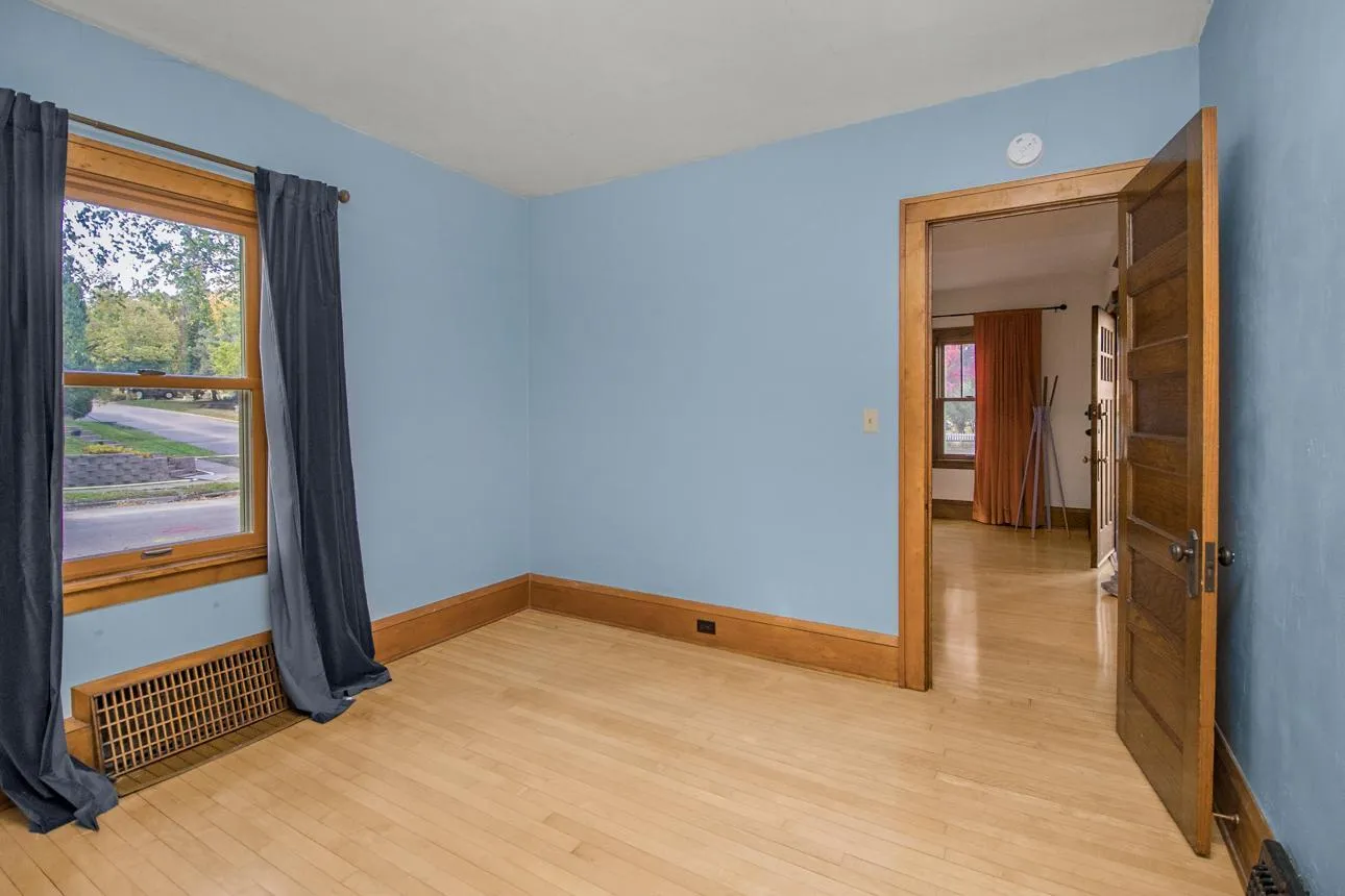 Photo 24 of 23 W 45th Street