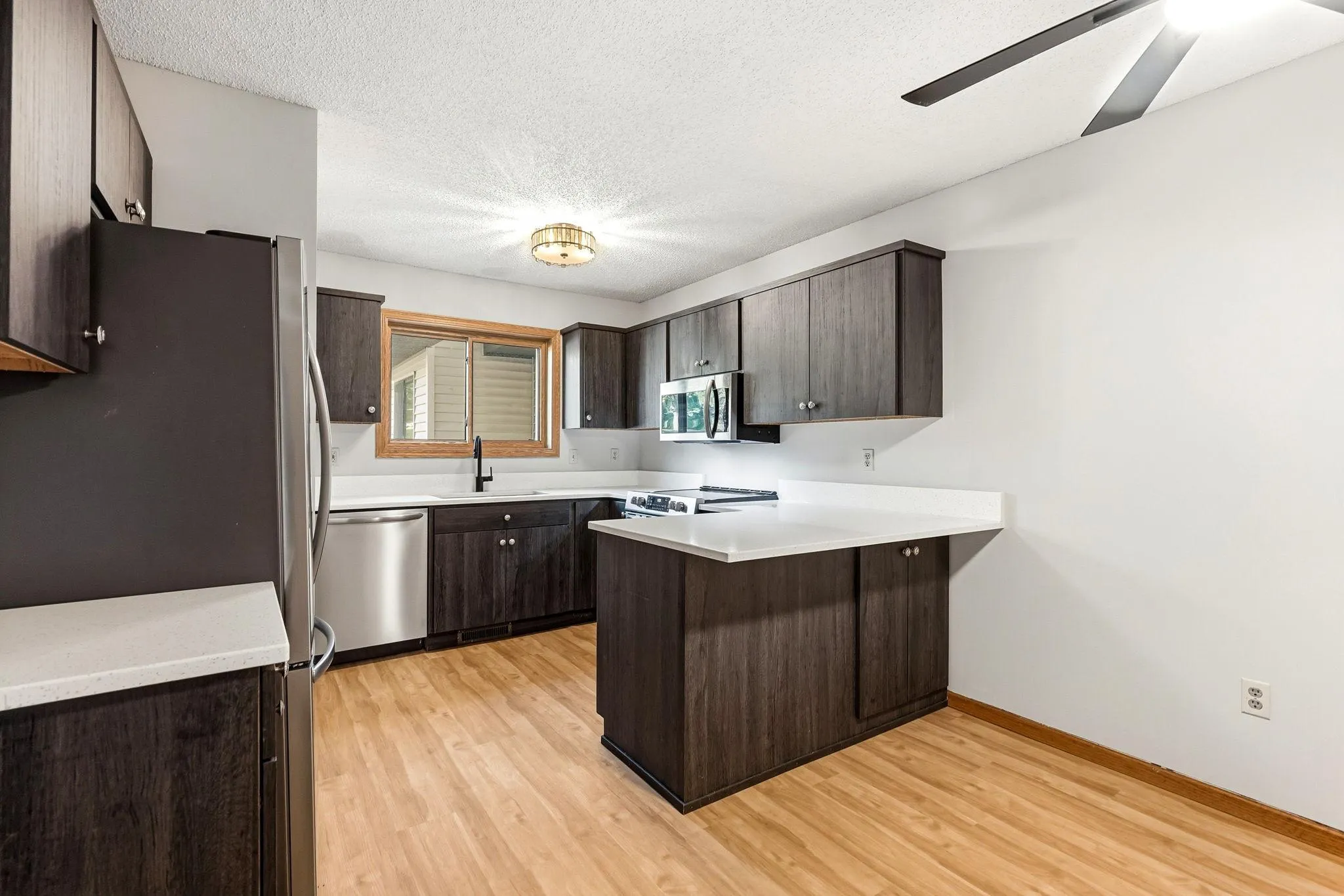 Photo 7 of 5545 Orleans N Lane Unit 6
