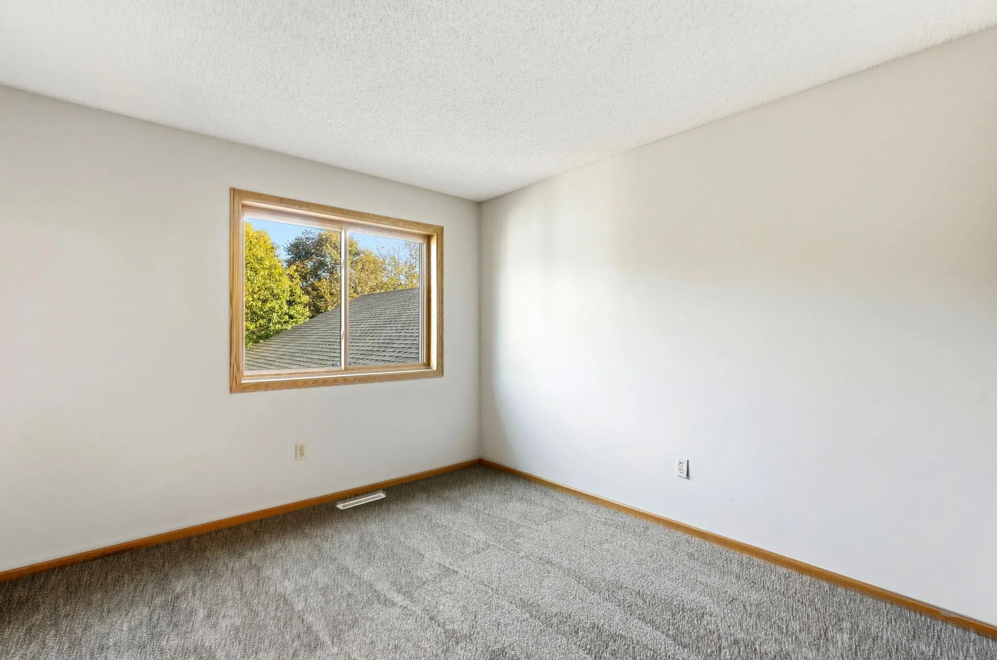Photo 15 of 5545 Orleans N Lane Unit 6