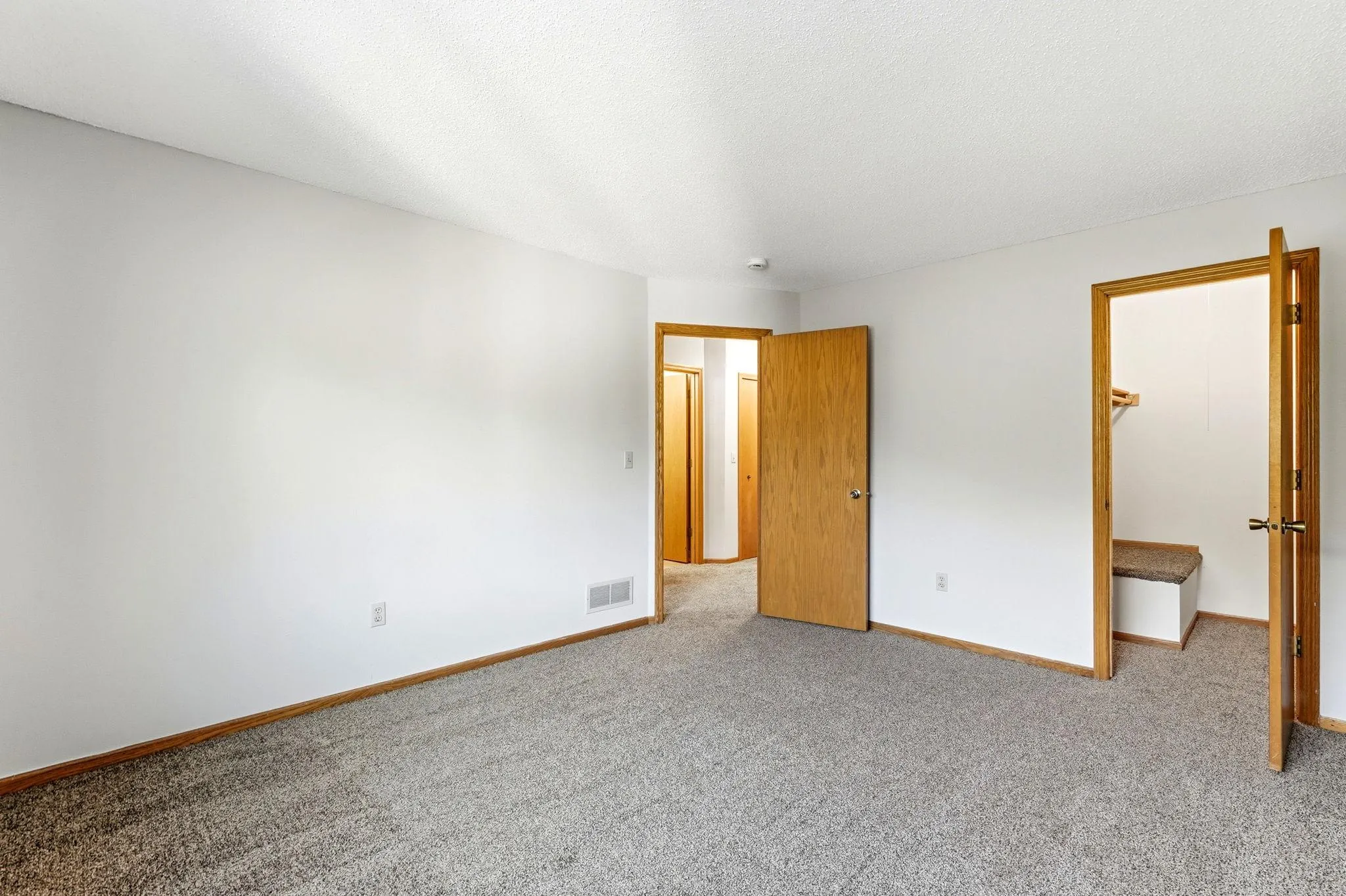 Photo 14 of 5545 Orleans N Lane Unit 6