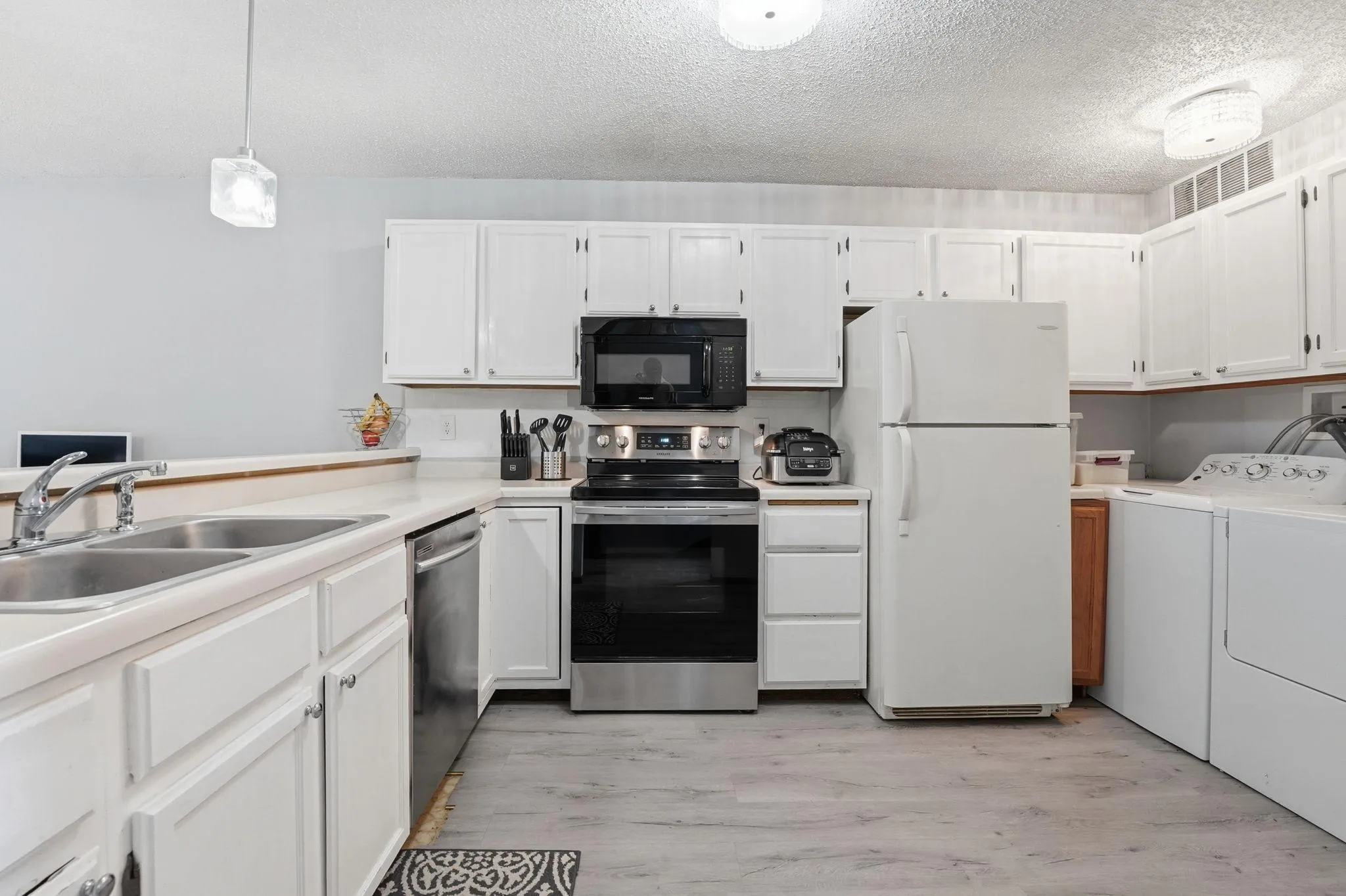 Photo 11 of 3040 Shields Drive Unit 104