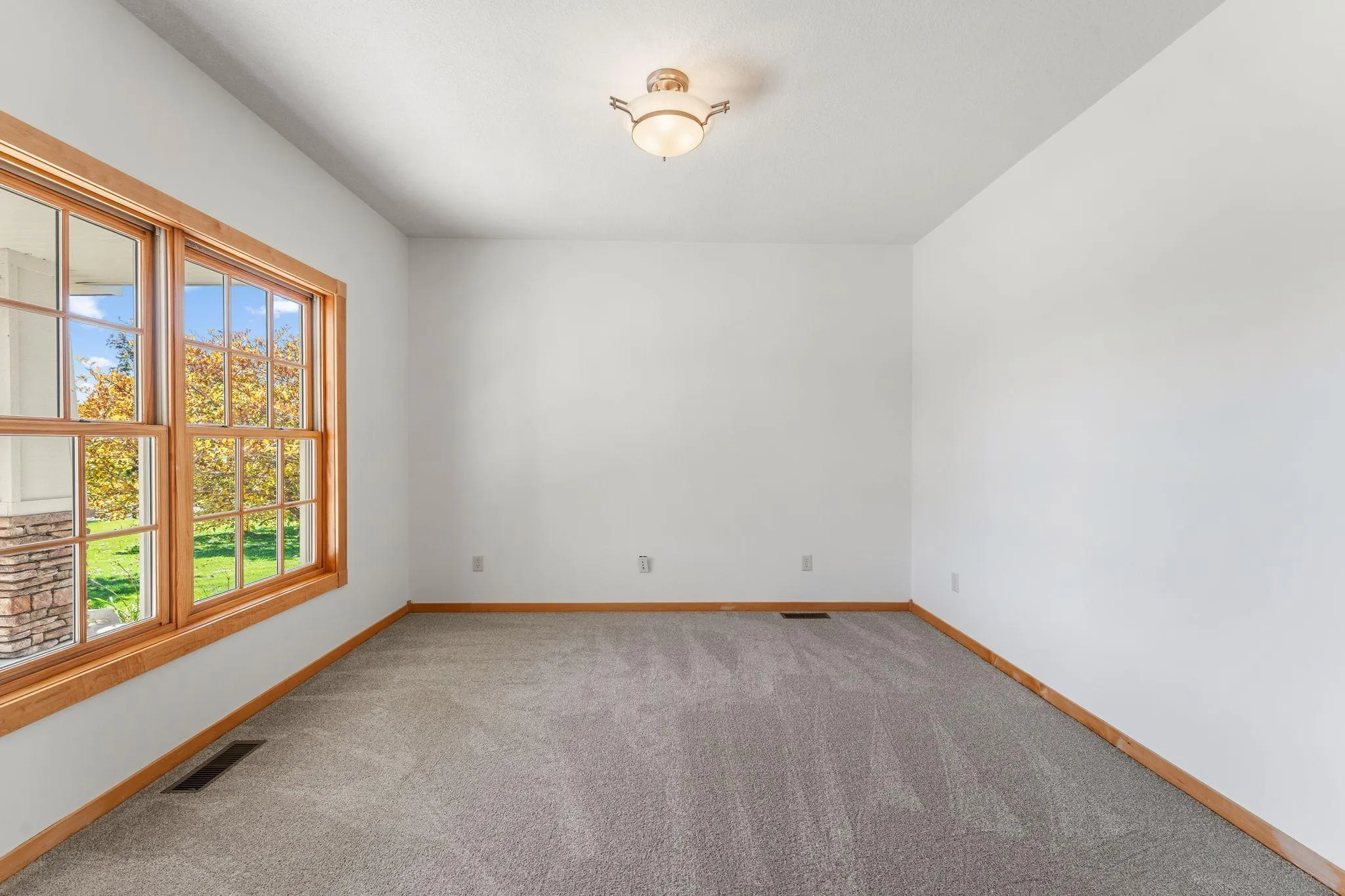 Photo 5 of 3513 147th Ne Avenue