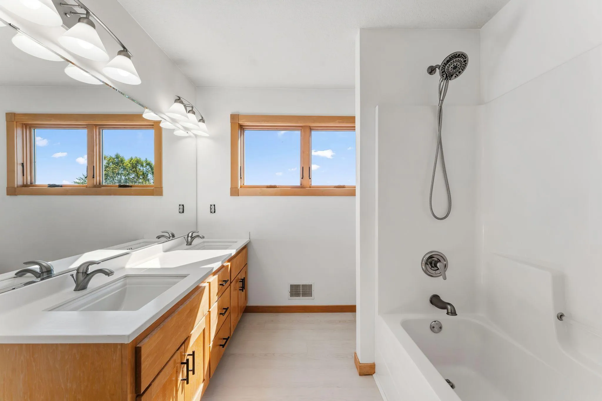 Photo 9 of 3513 147th Ne Avenue
