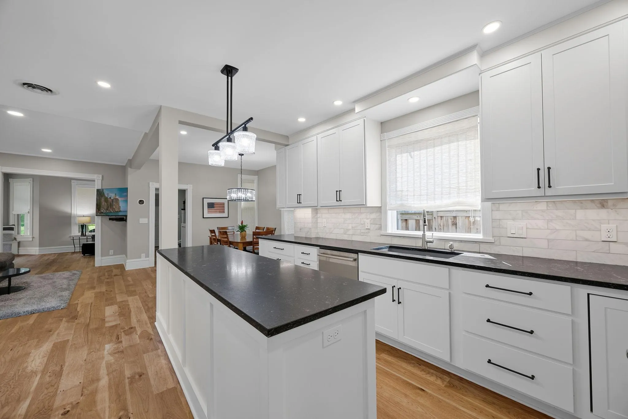 Photo 6 of 695 Fairmount Avenue