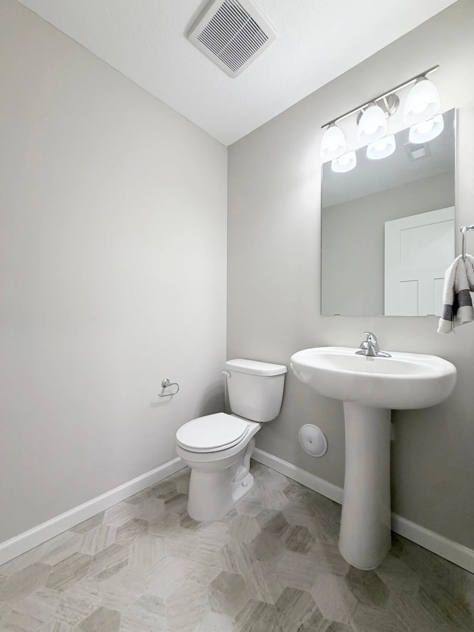 Photo 10 of 25559 3rd W Street