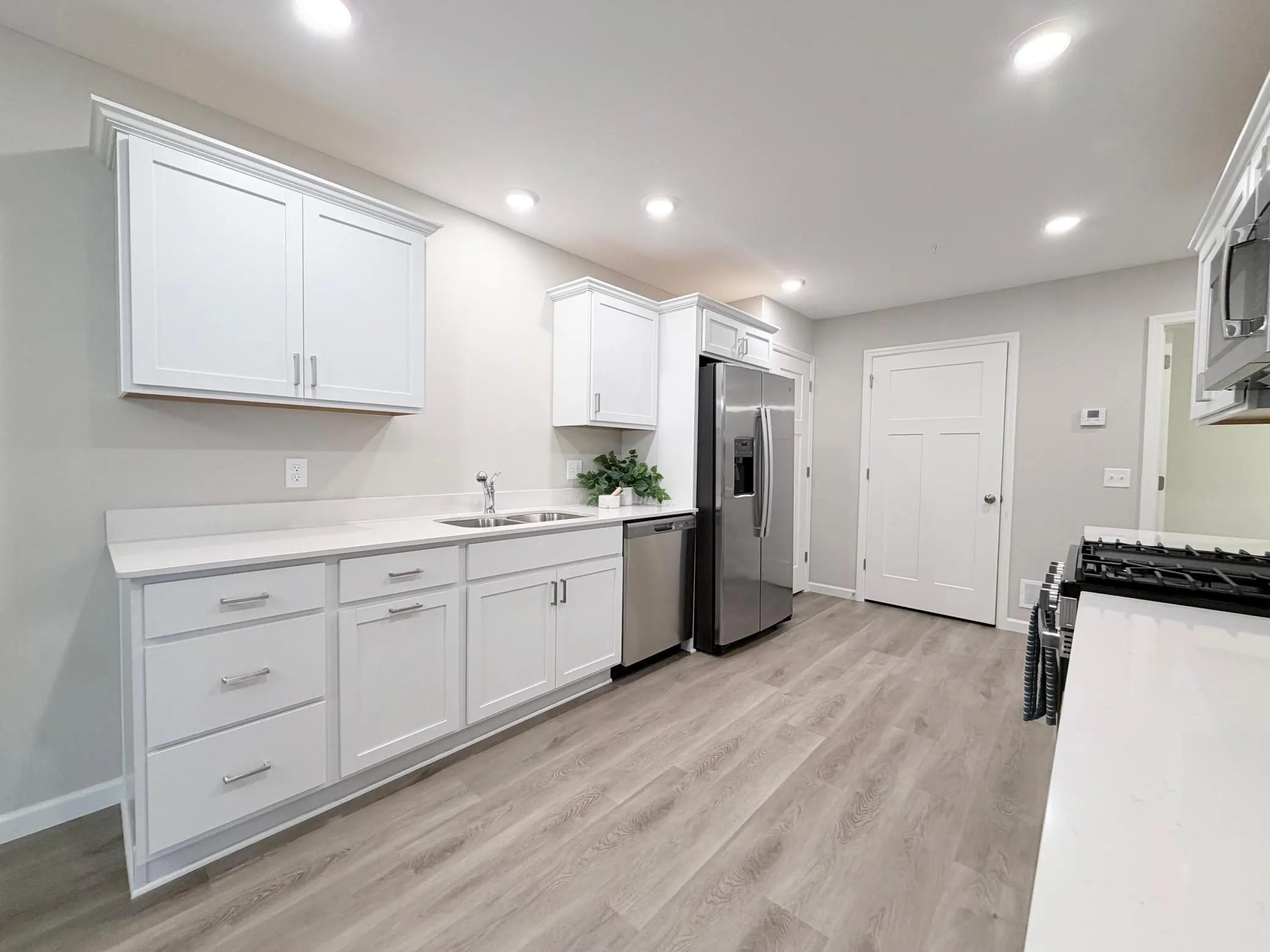 Photo 5 of 25559 3rd W Street