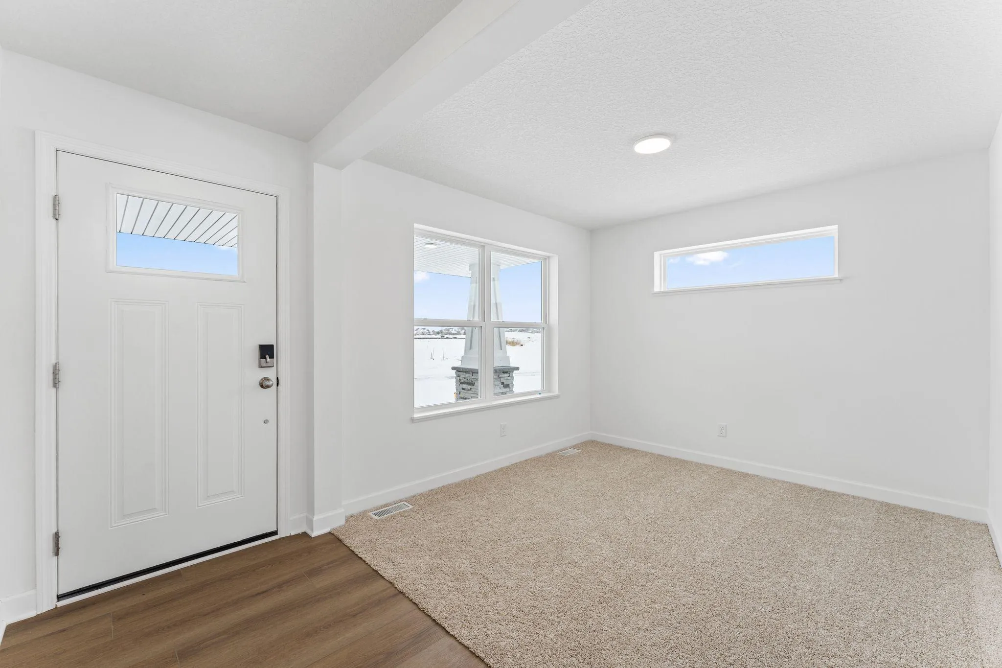 Photo 7 of 7242 Langley Ne Avenue
