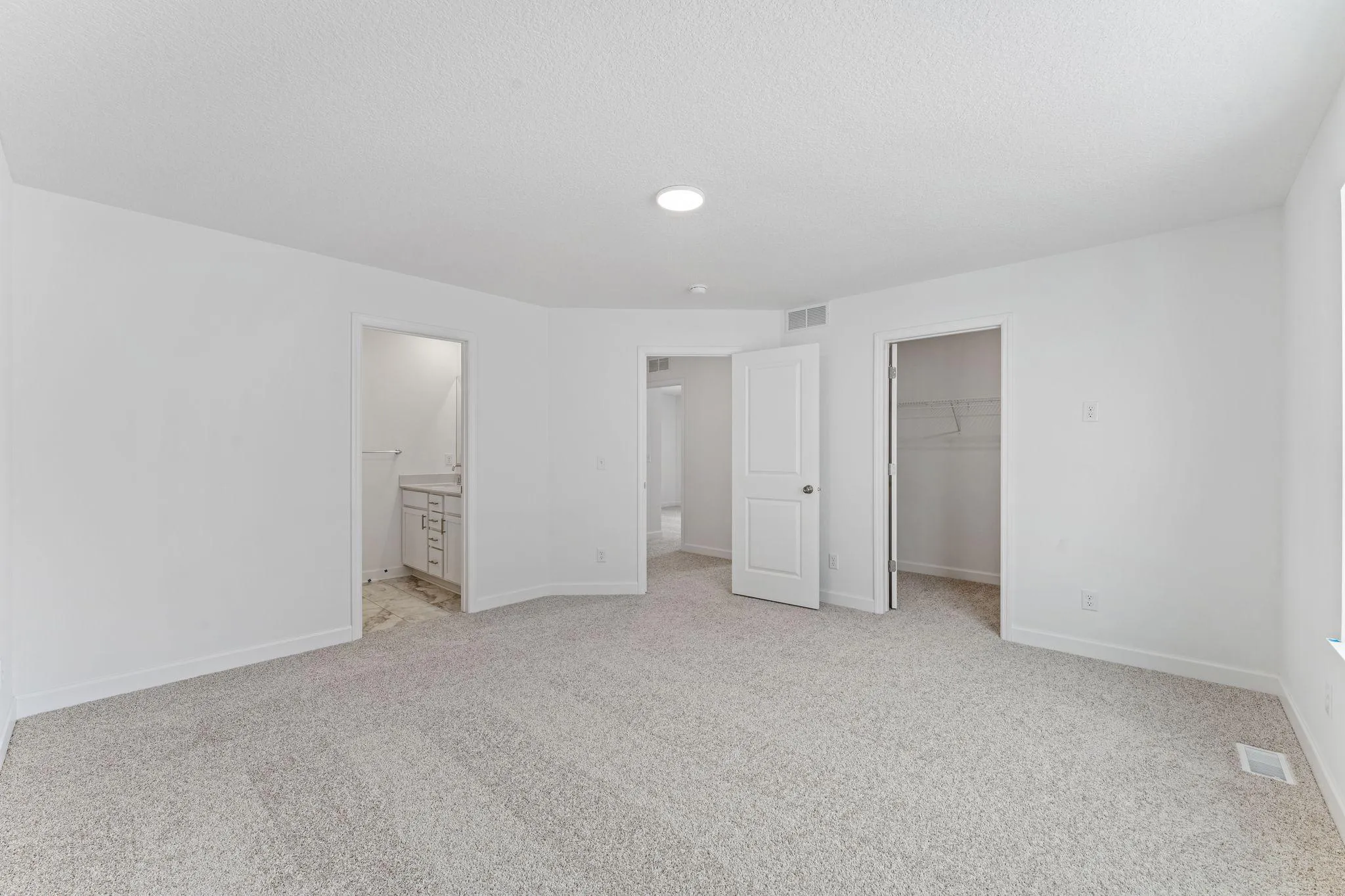 Photo 9 of 7242 Langley Ne Avenue