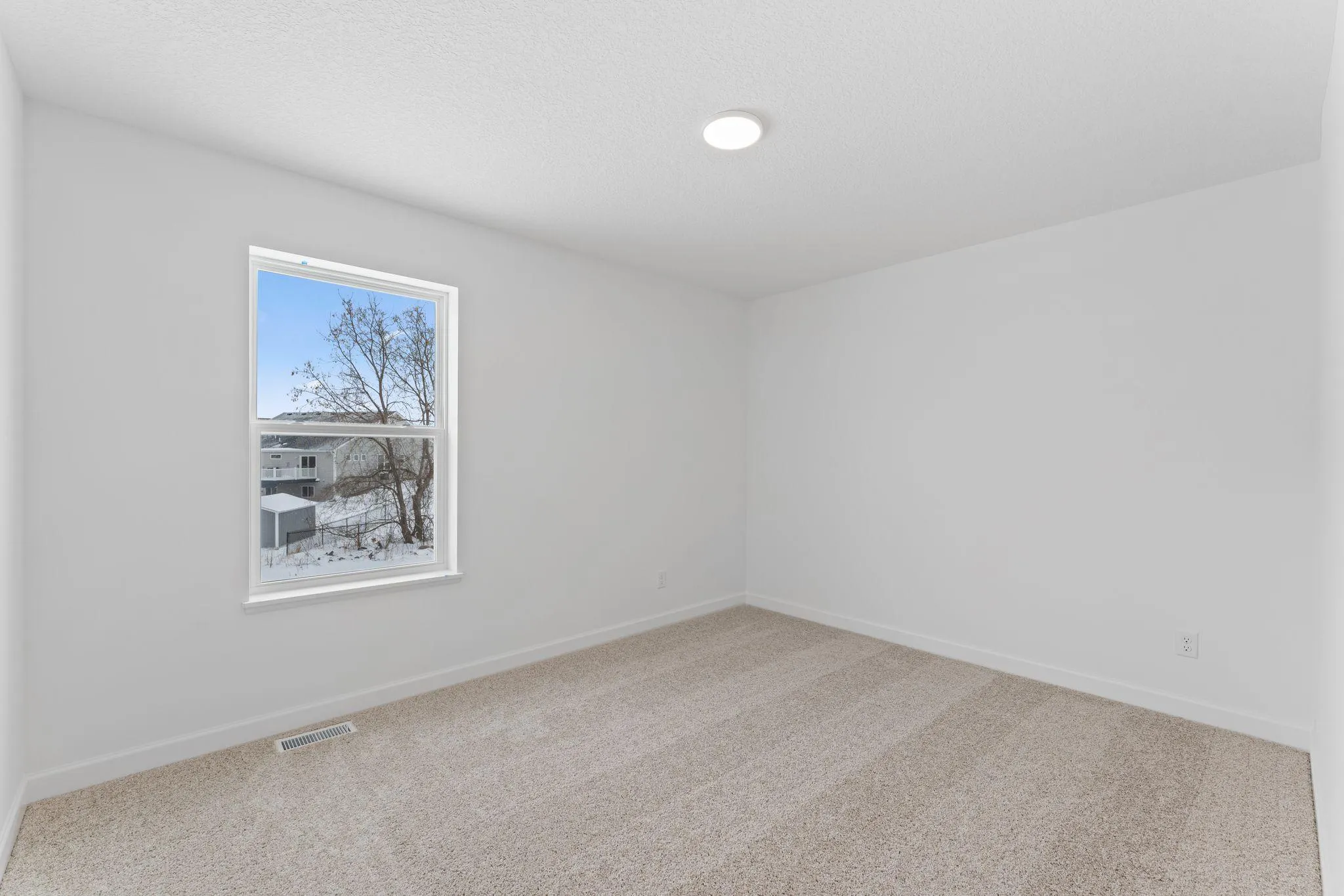 Photo 12 of 7242 Langley Ne Avenue