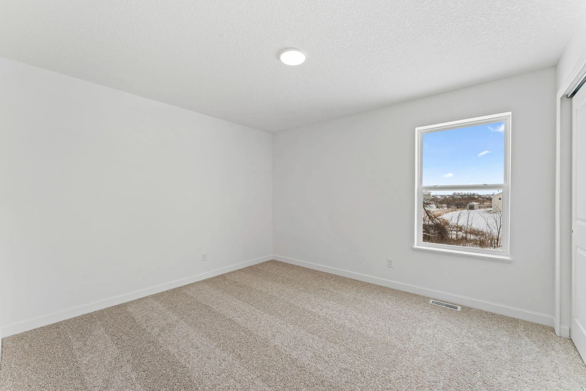 Photo 11 of 7242 Langley Ne Avenue