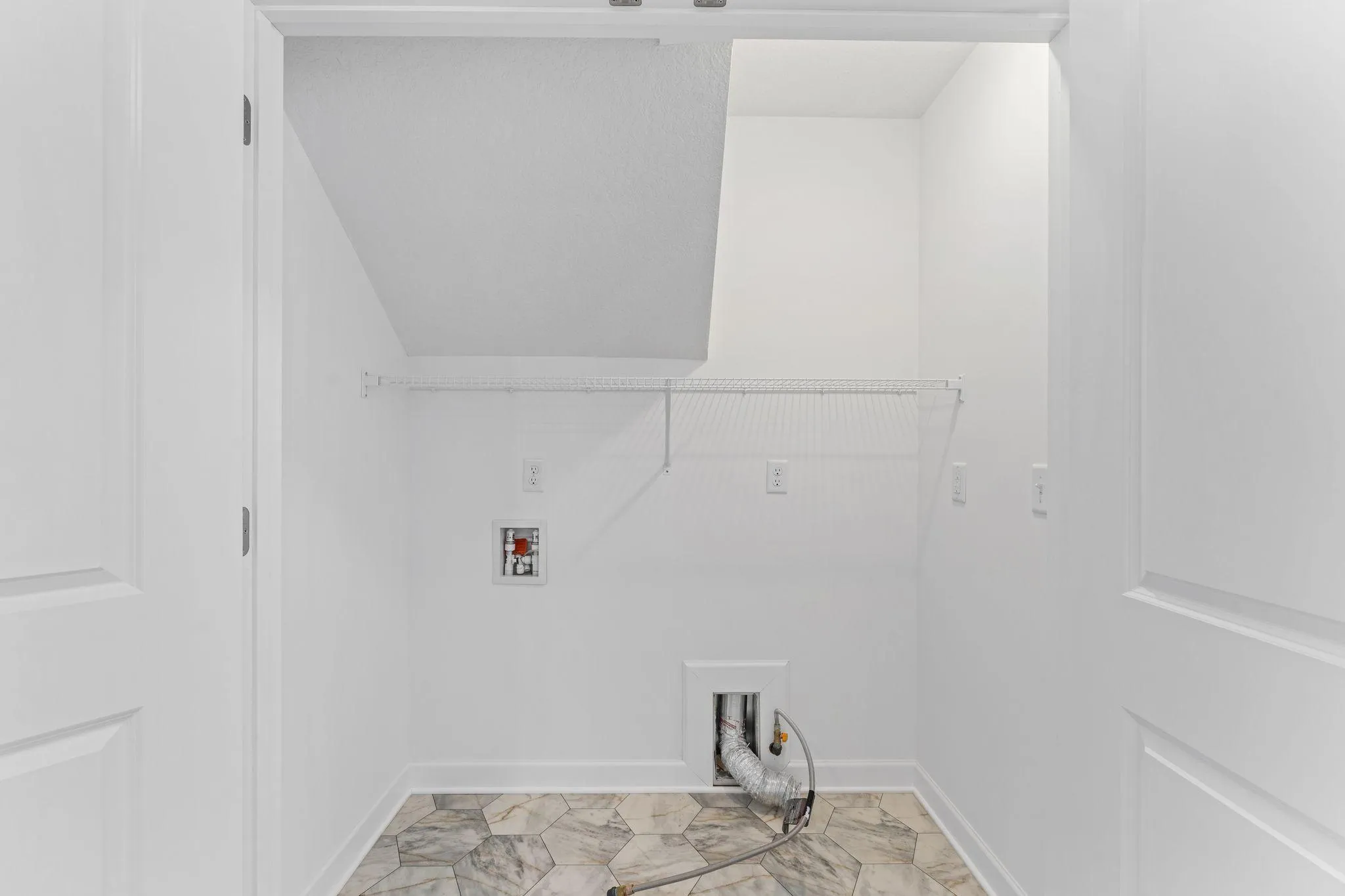 Photo 17 of 7242 Langley Ne Avenue