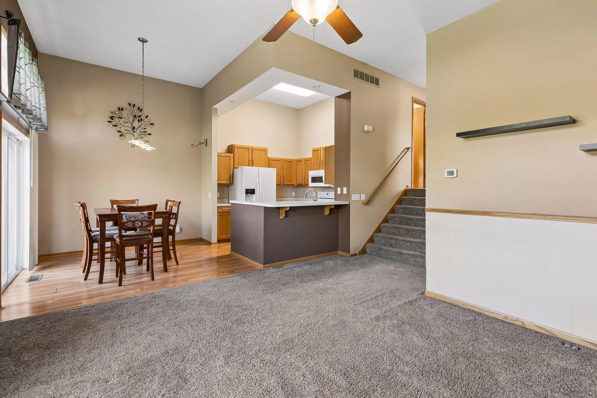 Photo 8 of 15576 Finch Avenue