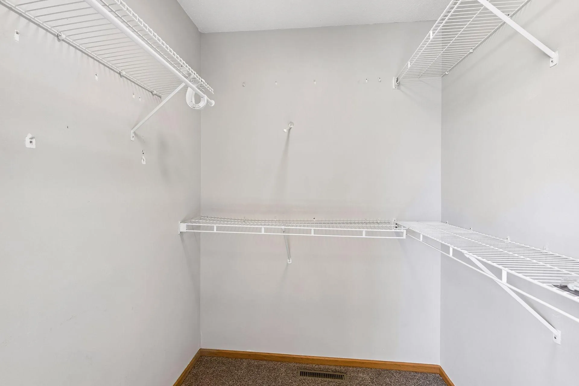 Photo 19 of 15576 Finch Avenue