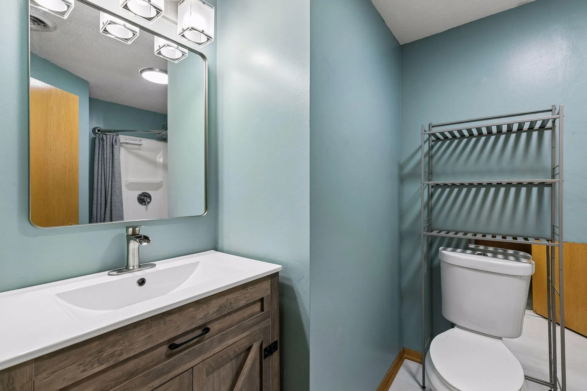 Photo 26 of 15576 Finch Avenue