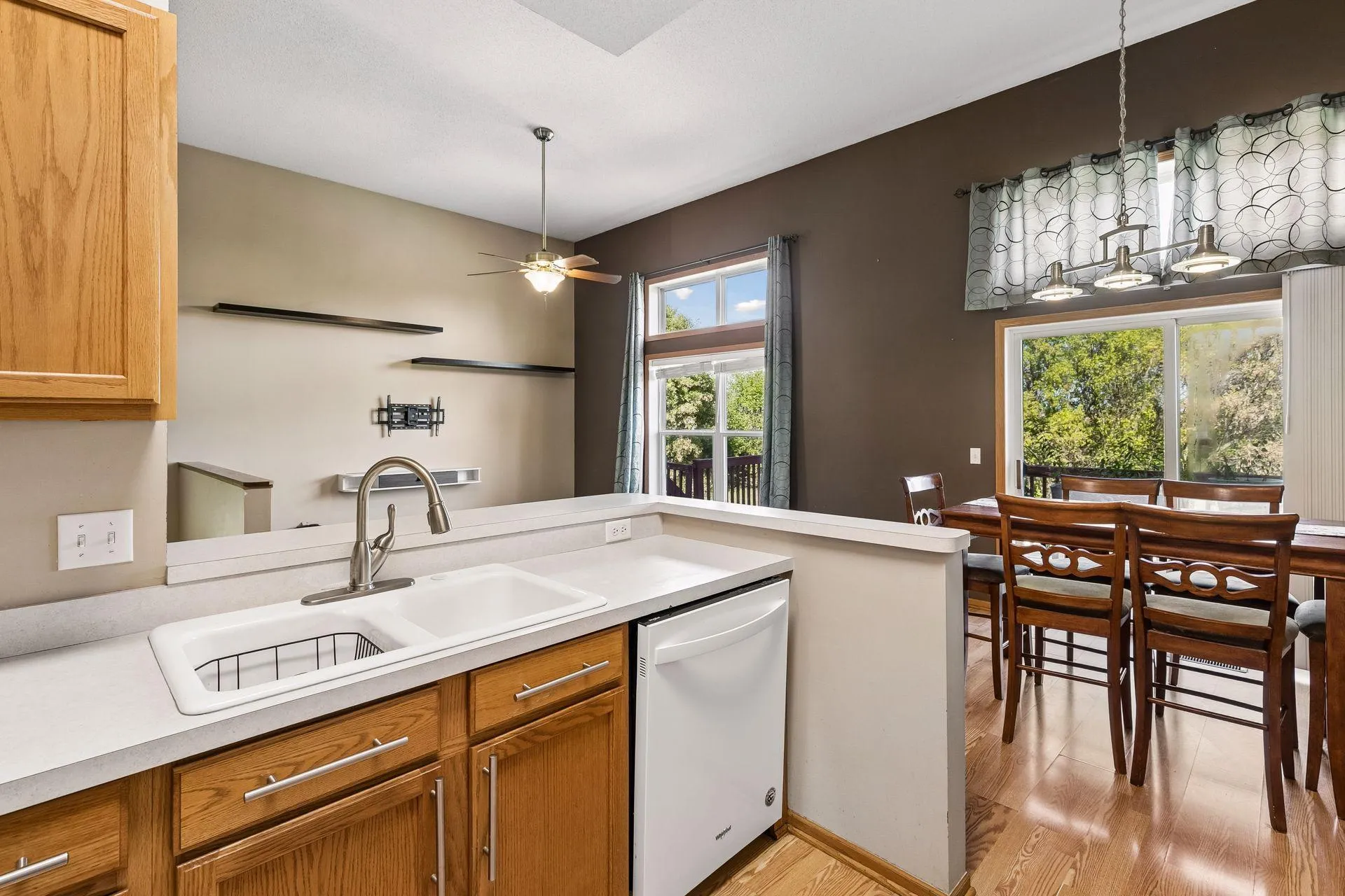 Photo 13 of 15576 Finch Avenue