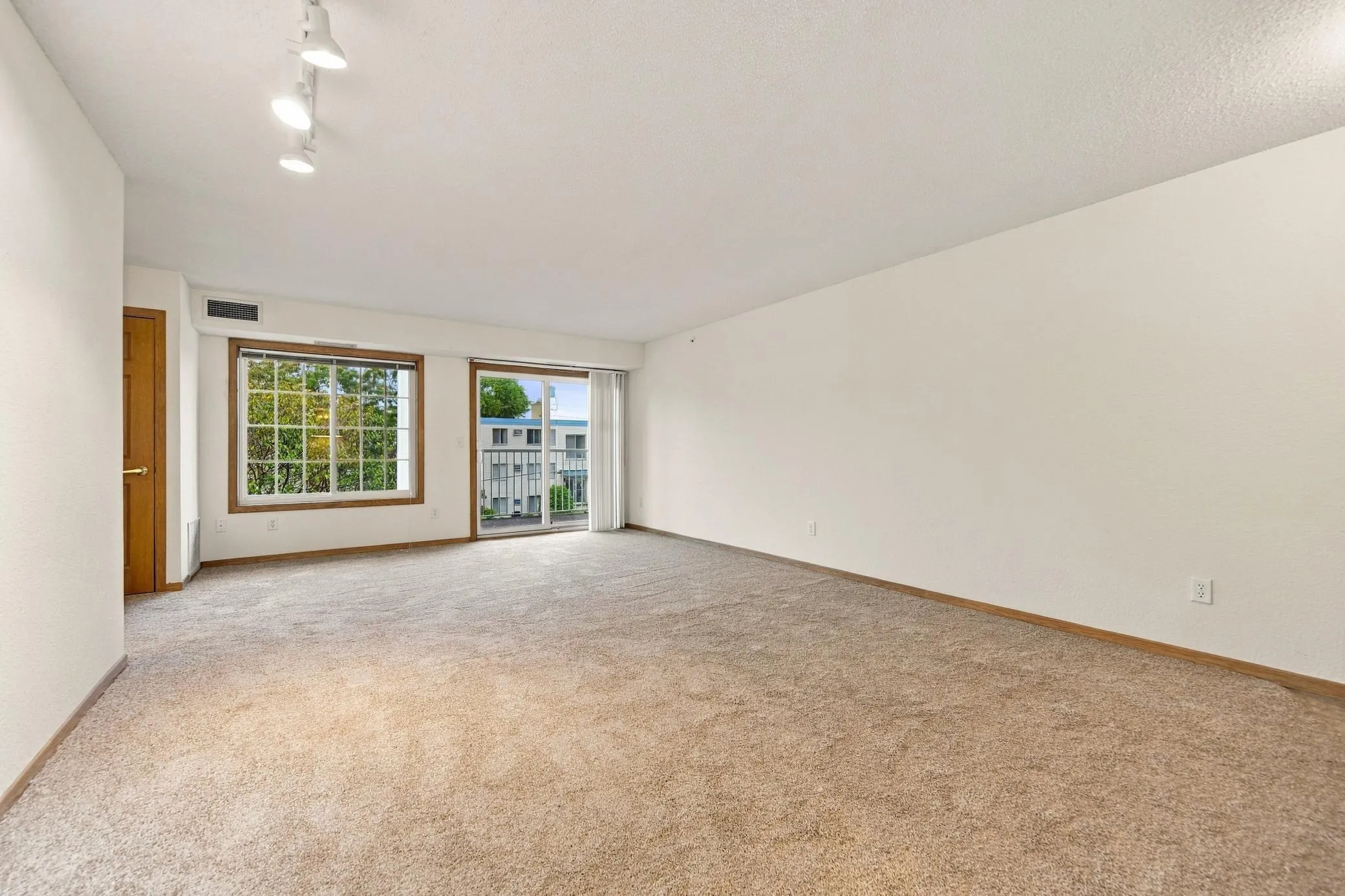 Photo 4 of 1600 Arundel Street Unit 300