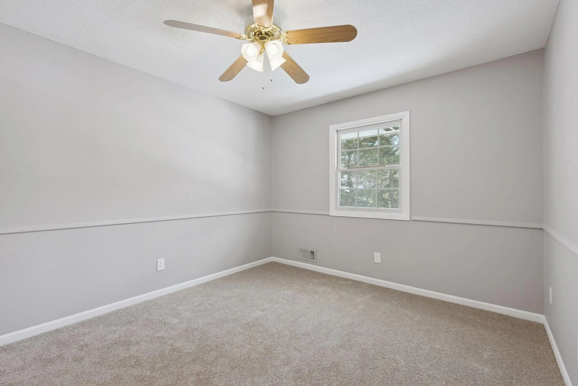 Photo 23 of 5570 & 5580 Shorewood Lane