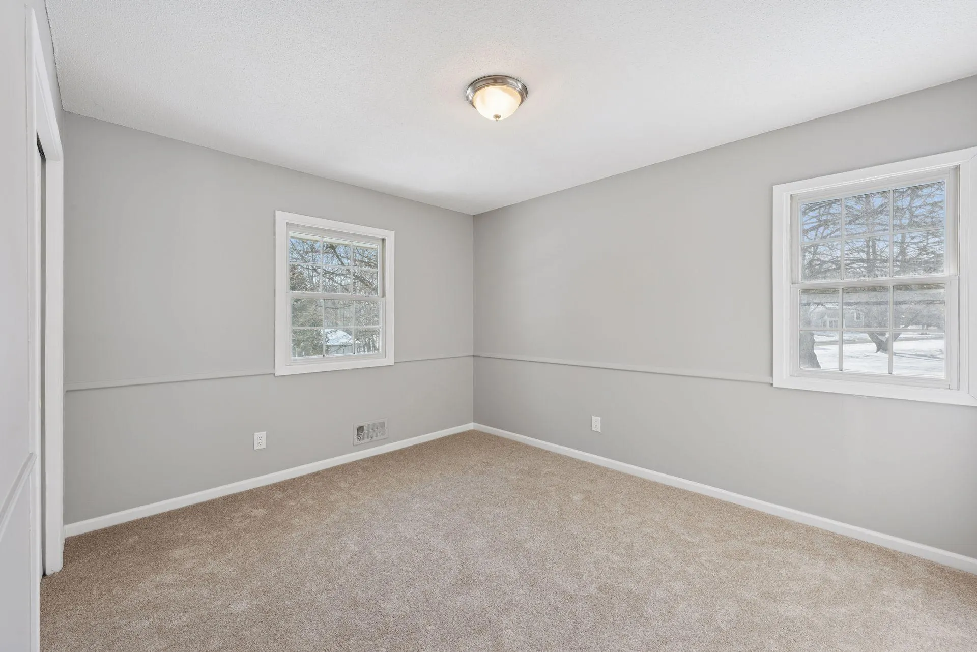Photo 19 of 5570 & 5580 Shorewood Lane