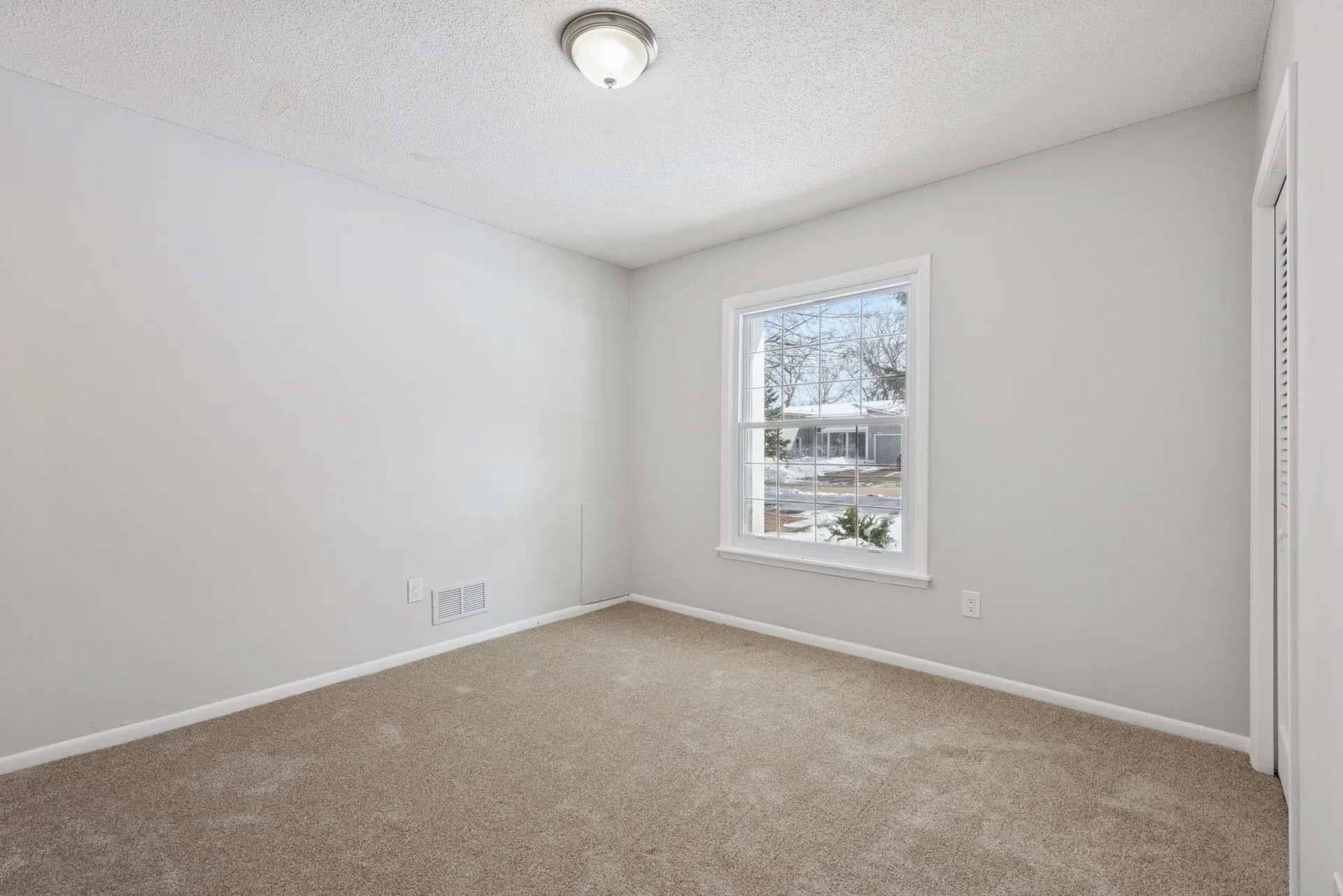 Photo 28 of 5570 & 5580 Shorewood Lane