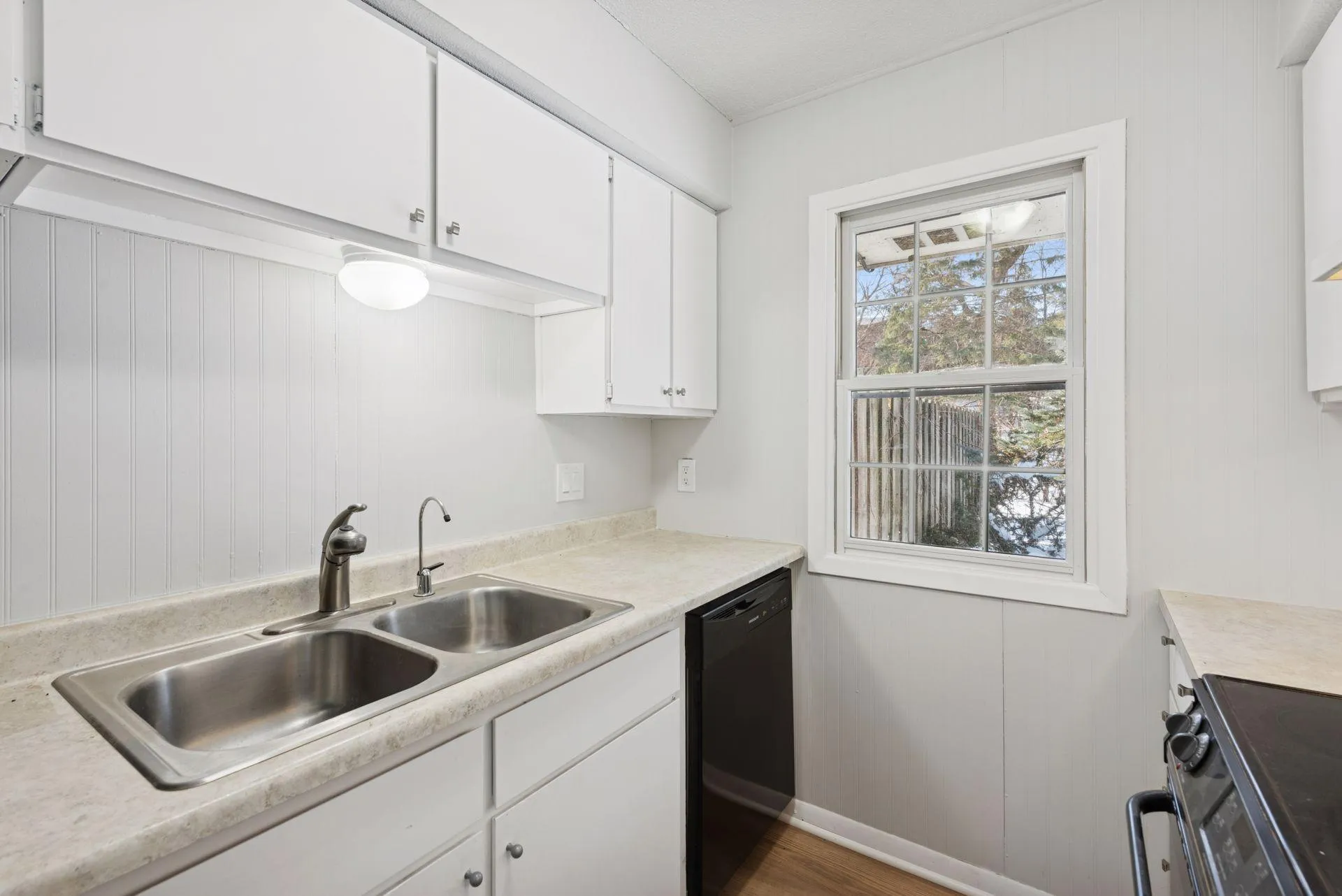 Photo 40 of 5570 & 5580 Shorewood Lane