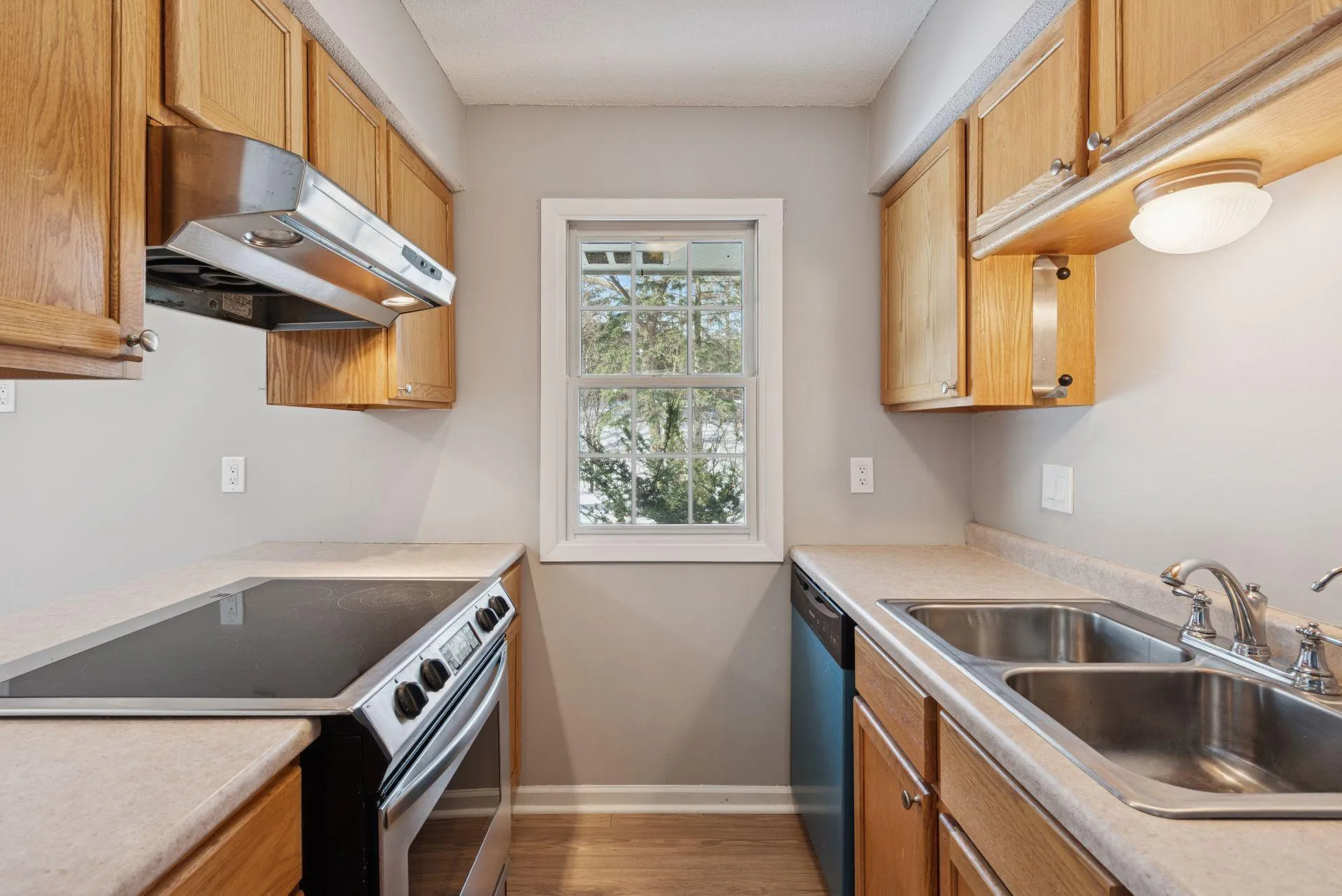 Photo 14 of 5570 & 5580 Shorewood Lane