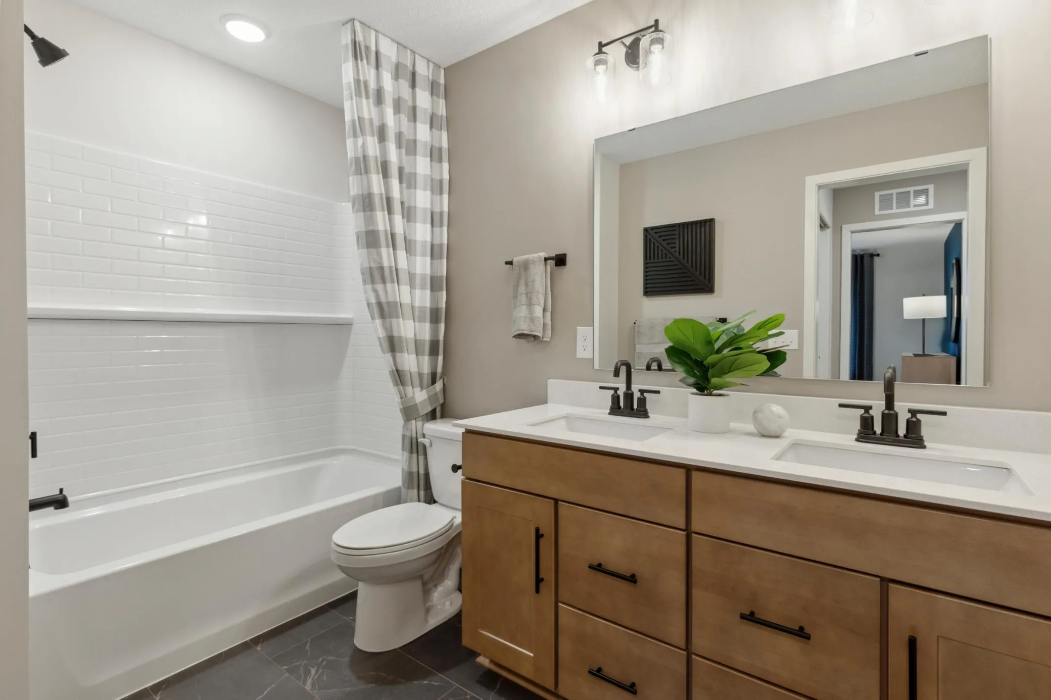Photo 18 of 6145 Goodview Avenue