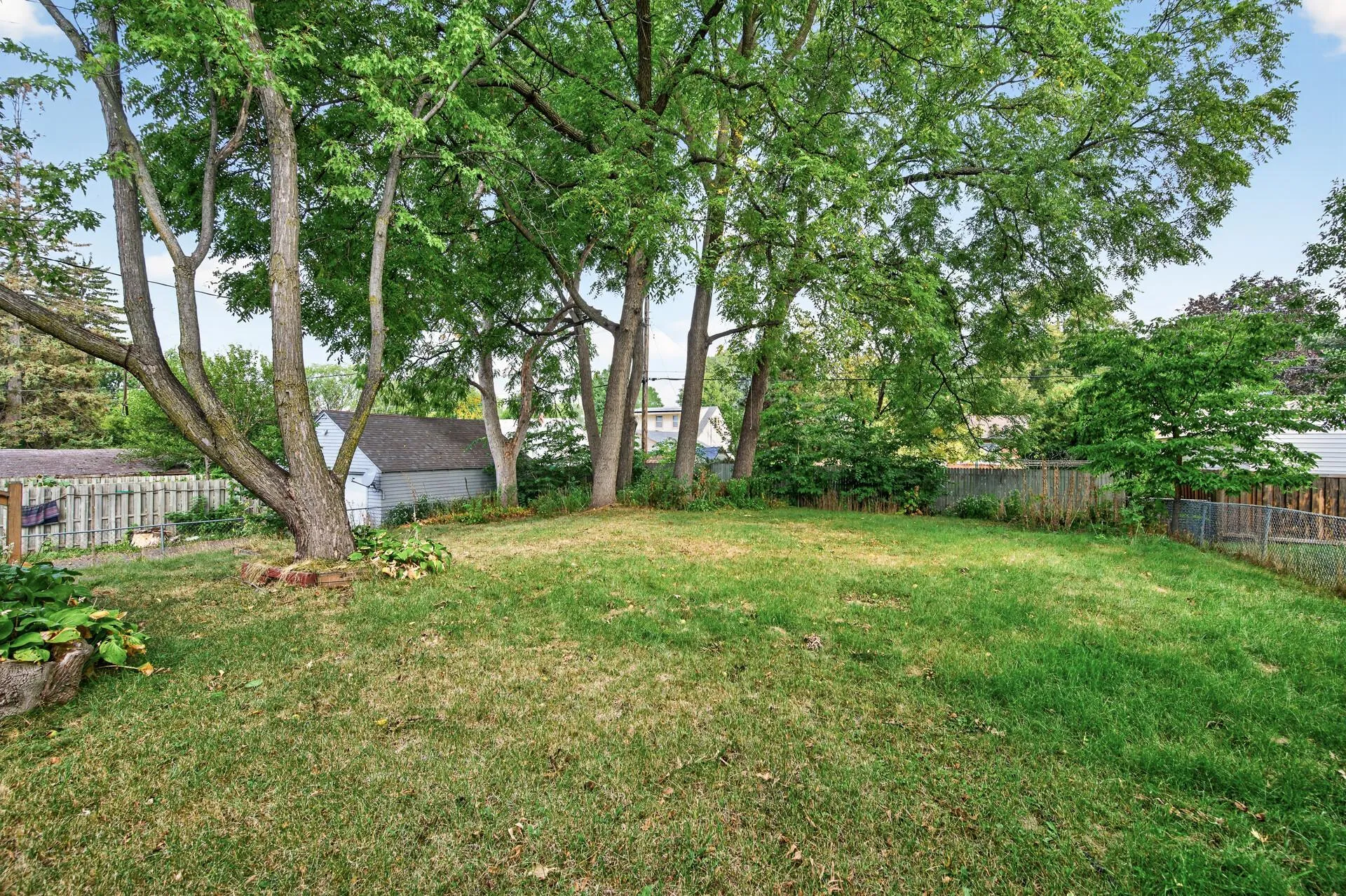 Photo 32 of 2057 Sherwood Avenue