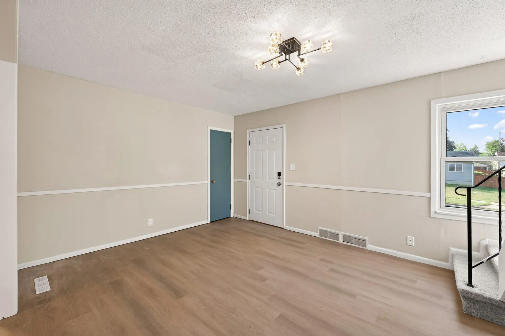 Photo 20 of 2057 Sherwood Avenue