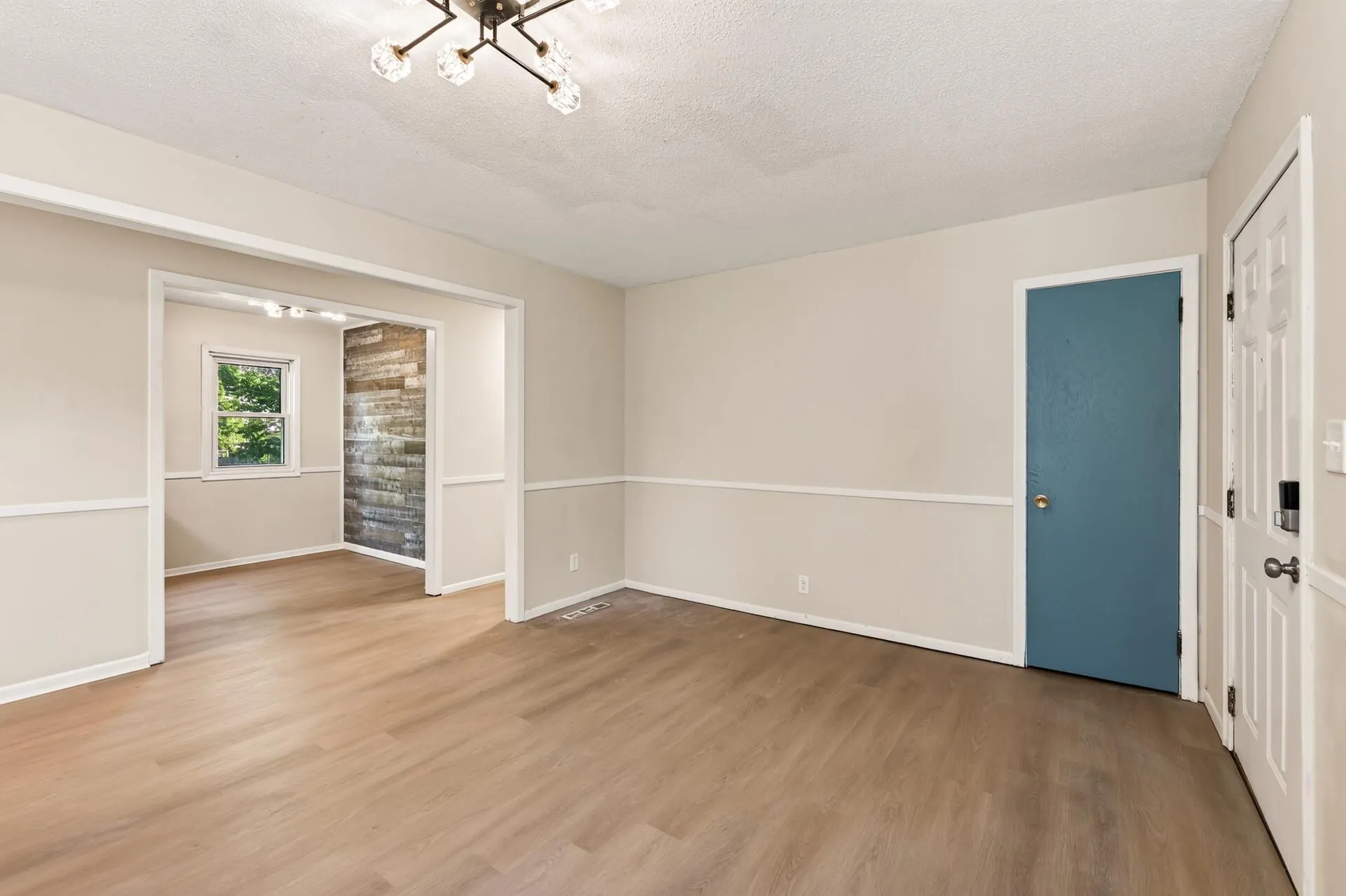Photo 19 of 2057 Sherwood Avenue