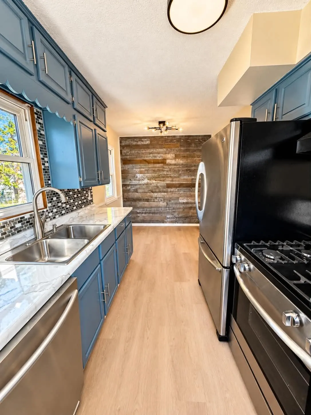 Photo 10 of 2057 Sherwood Avenue