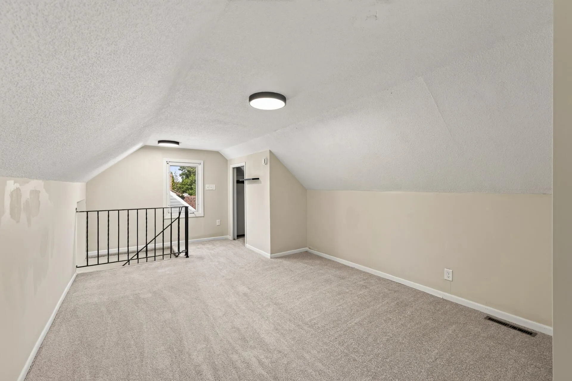 Photo 27 of 2057 Sherwood Avenue