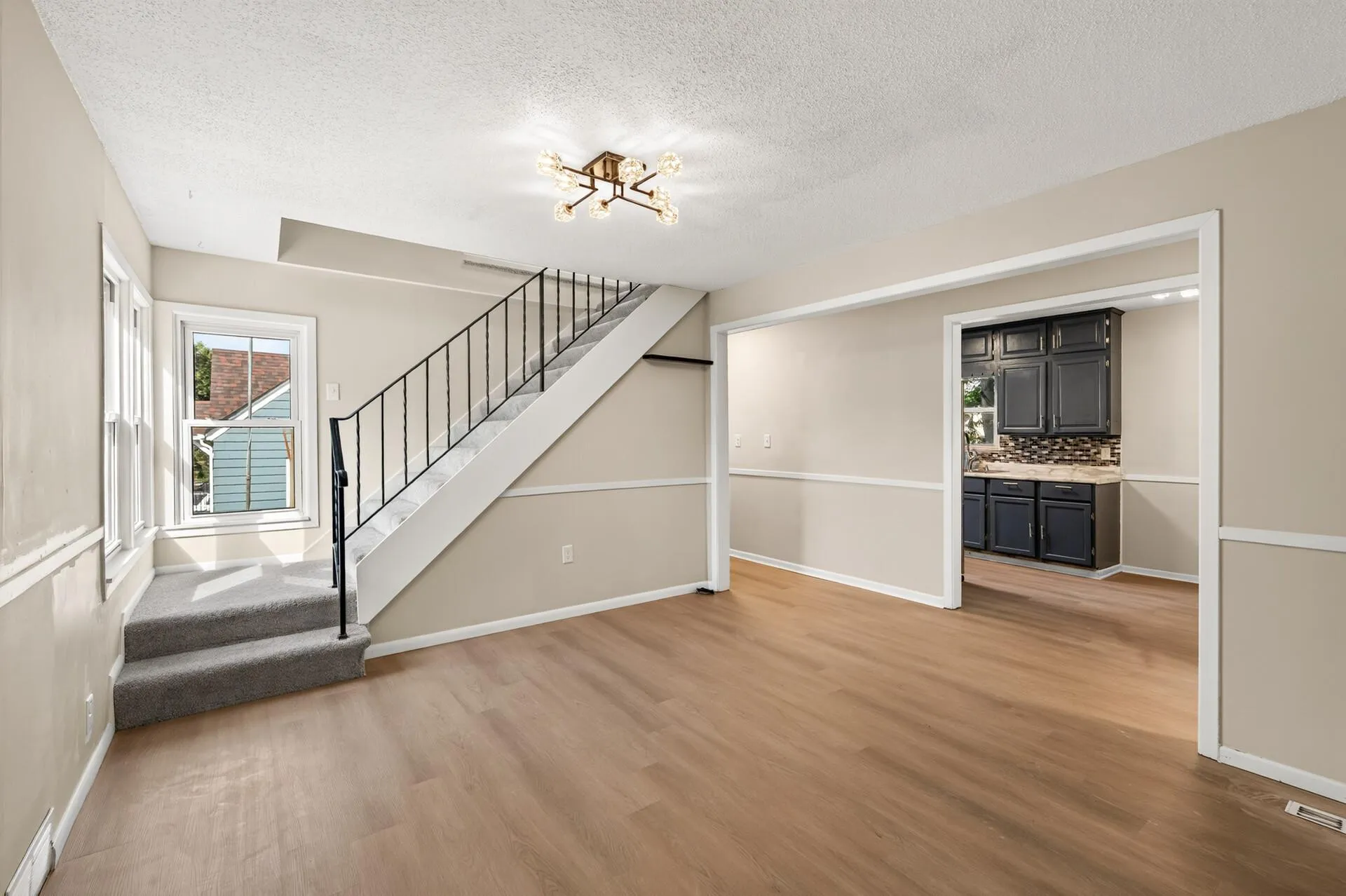 Photo 9 of 2057 Sherwood Avenue