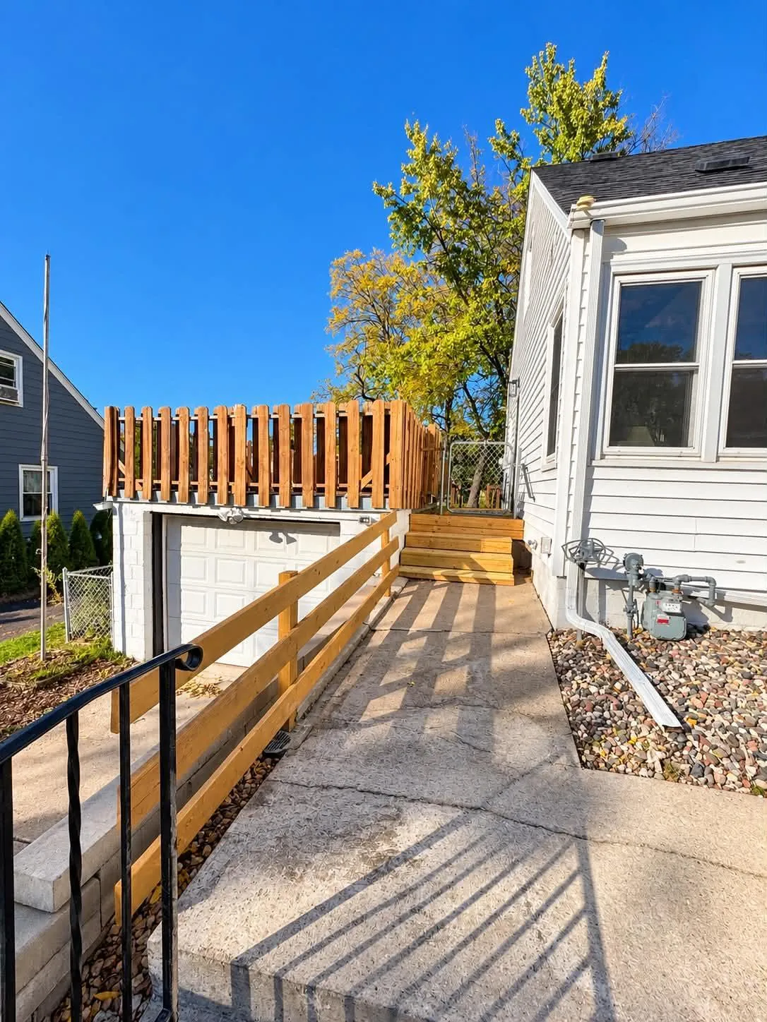 Photo 2 of 2057 Sherwood Avenue