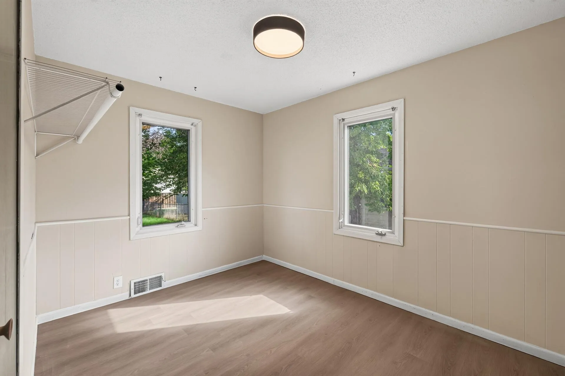Photo 21 of 2057 Sherwood Avenue