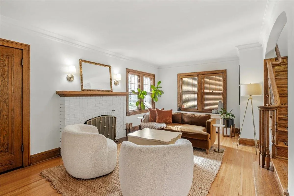 Photo 6 of 1753 Bayard Avenue