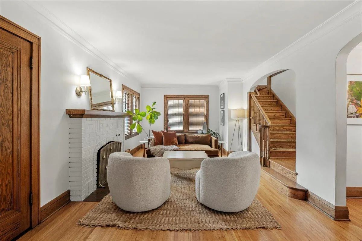 Photo 4 of 1753 Bayard Avenue