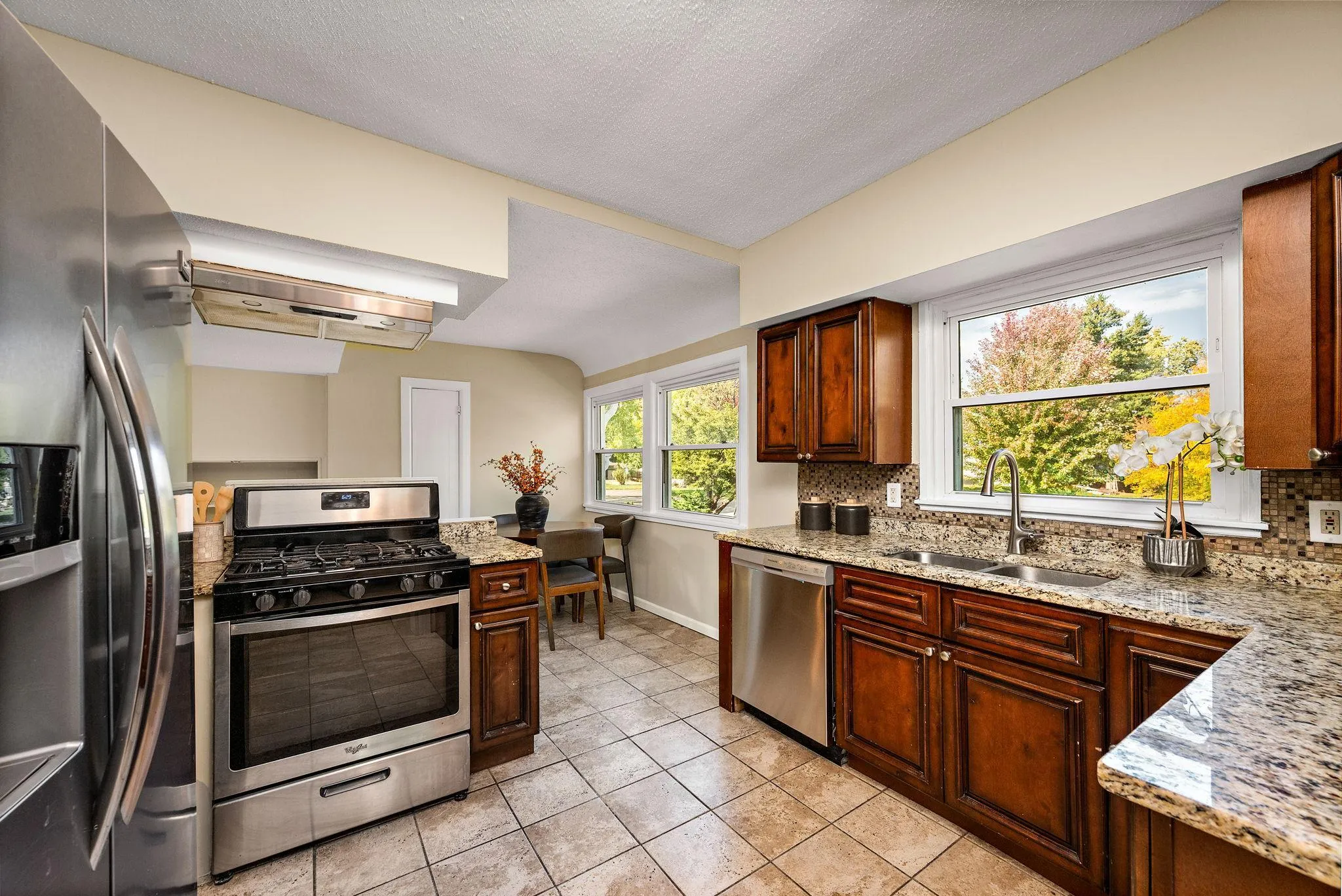 Photo 7 of 2338 15th E Avenue