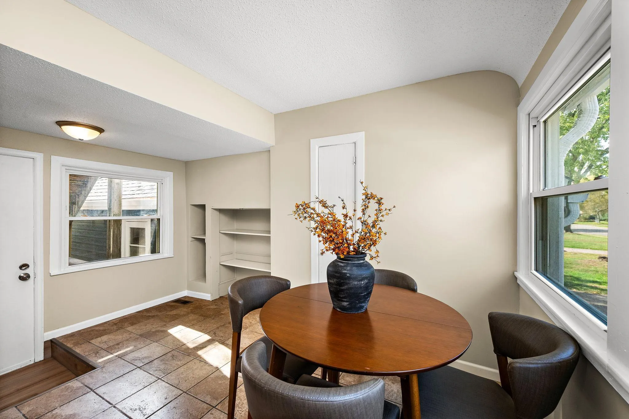 Photo 9 of 2338 15th E Avenue