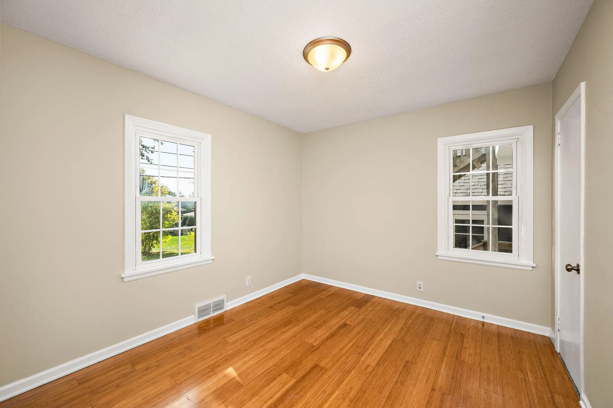 Photo 15 of 2338 15th E Avenue