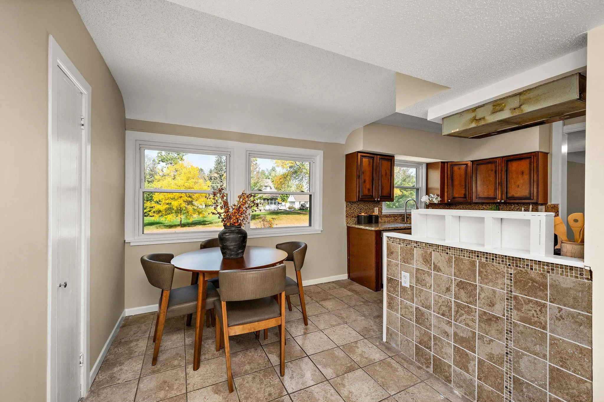 Photo 8 of 2338 15th E Avenue