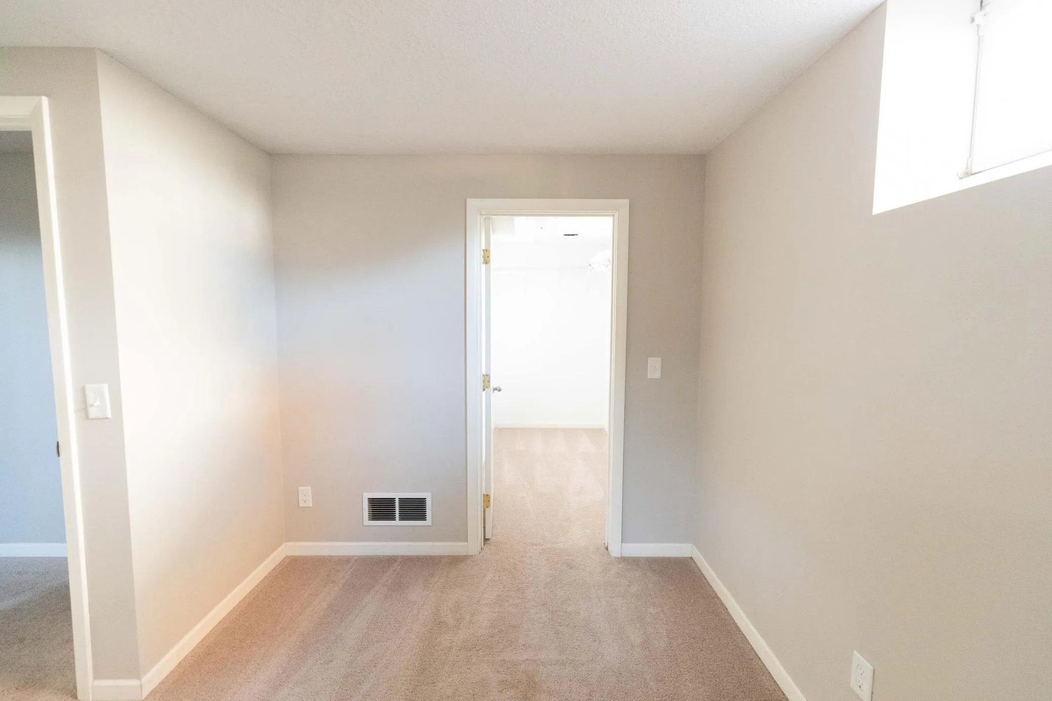Photo 33 of 625 Rosswood Lane
