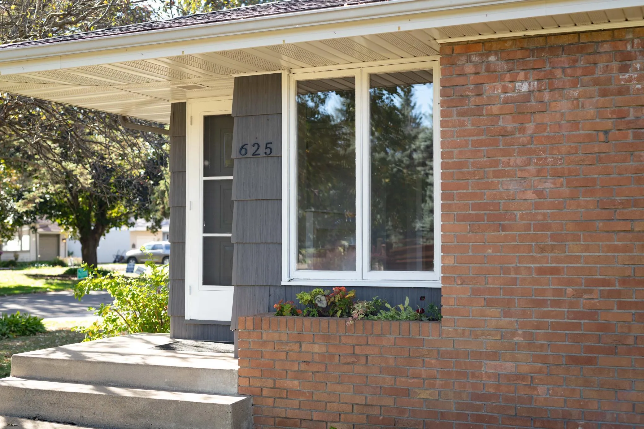 Photo 2 of 625 Rosswood Lane