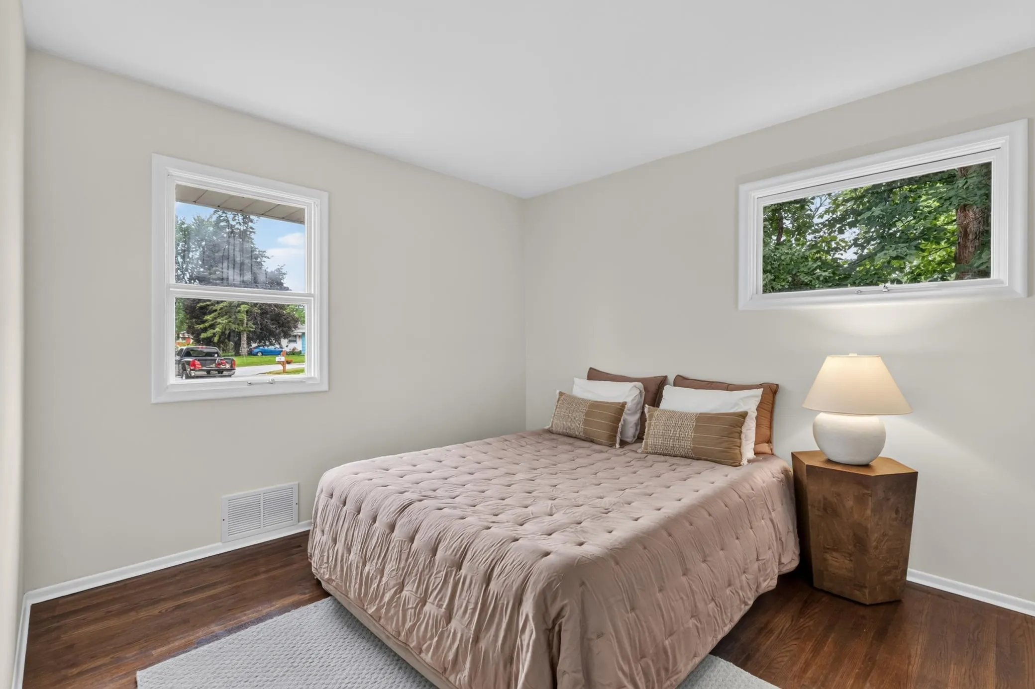 Photo 11 of 1211 Sunnyside Drive