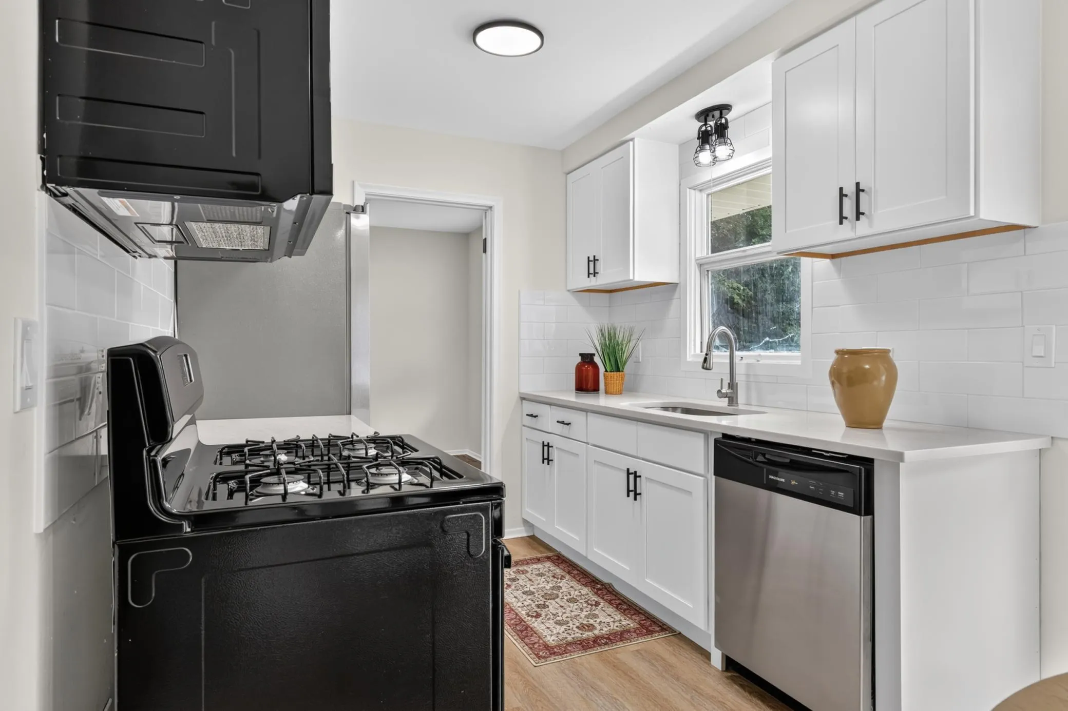 Photo 5 of 1211 Sunnyside Drive